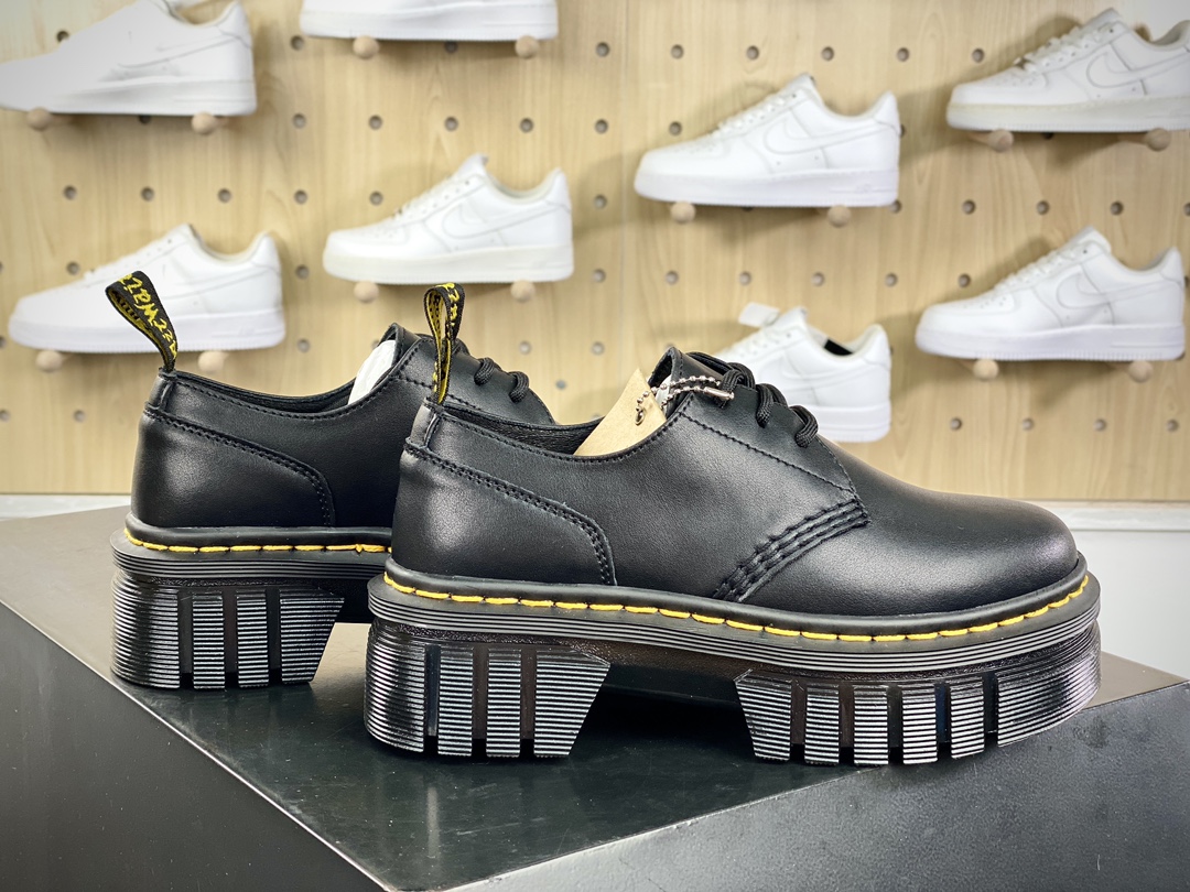 200 Dr. Martens Audrick Nappa Leather Platform Shoes 奥德里克系列马丁靴“皮革黑黄”P27147001