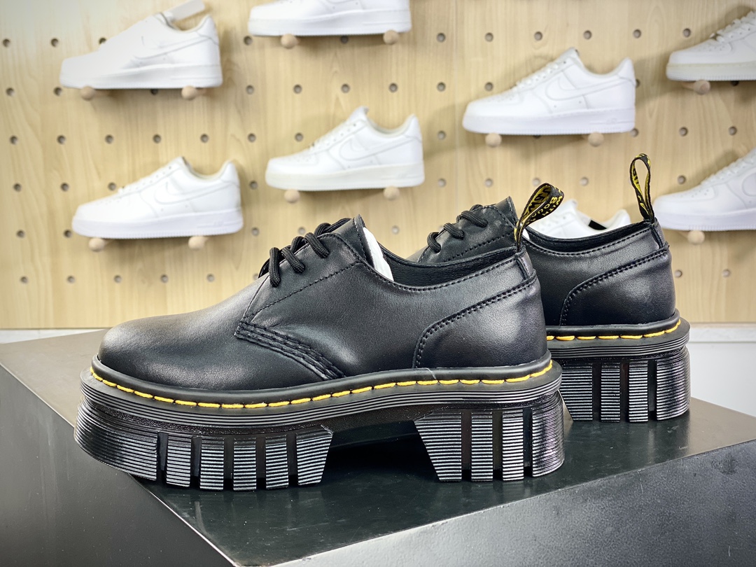 200 Dr. Martens Audrick Nappa Leather Platform Shoes 奥德里克系列马丁靴“皮革黑黄”P27147001