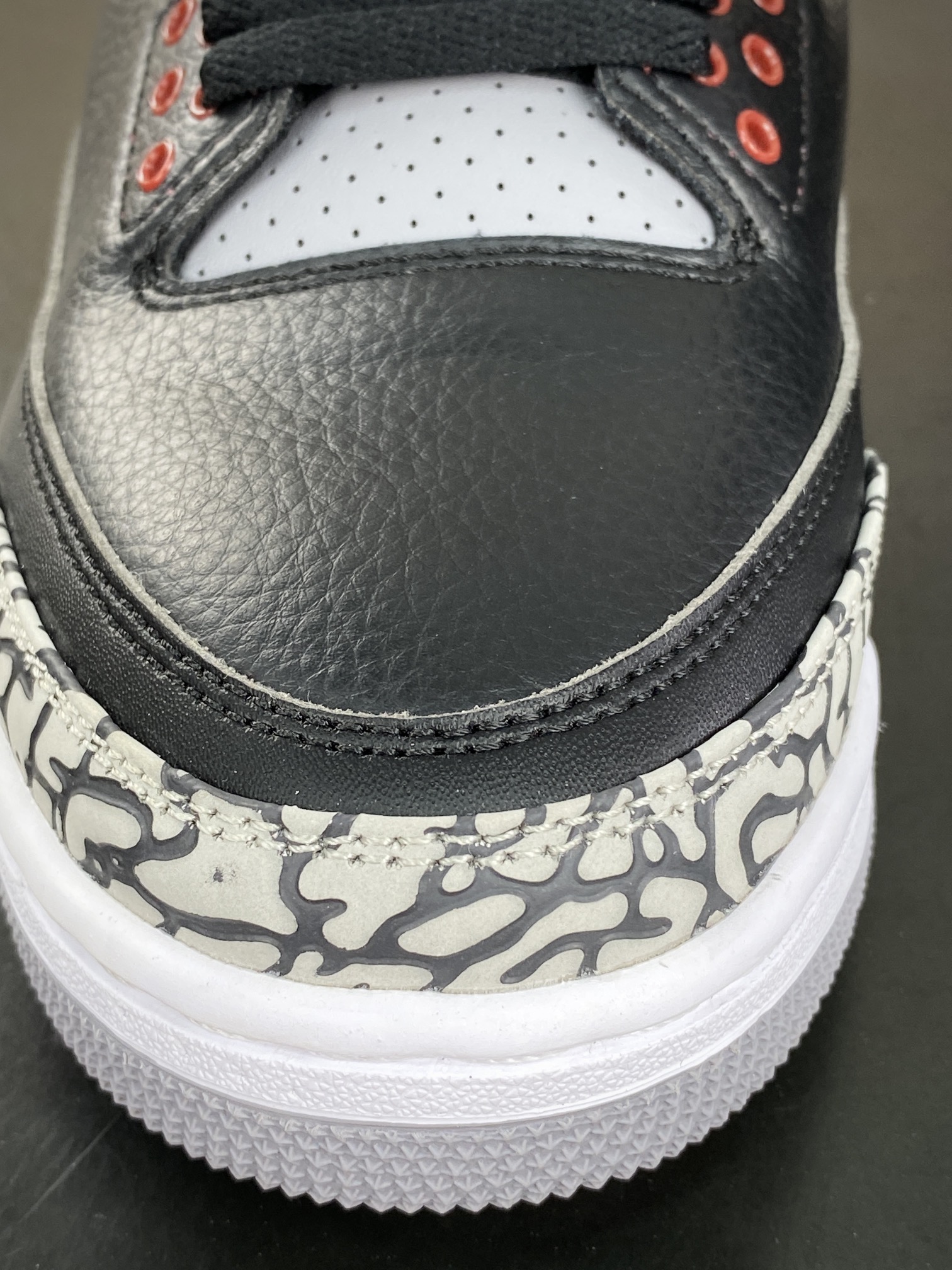 280 耐克Nike Air Jordan 3 Retro OG"Black Cement"迈克尔·乔丹AJ3代中帮篮球鞋“黑水泥爆裂纹”854262-001