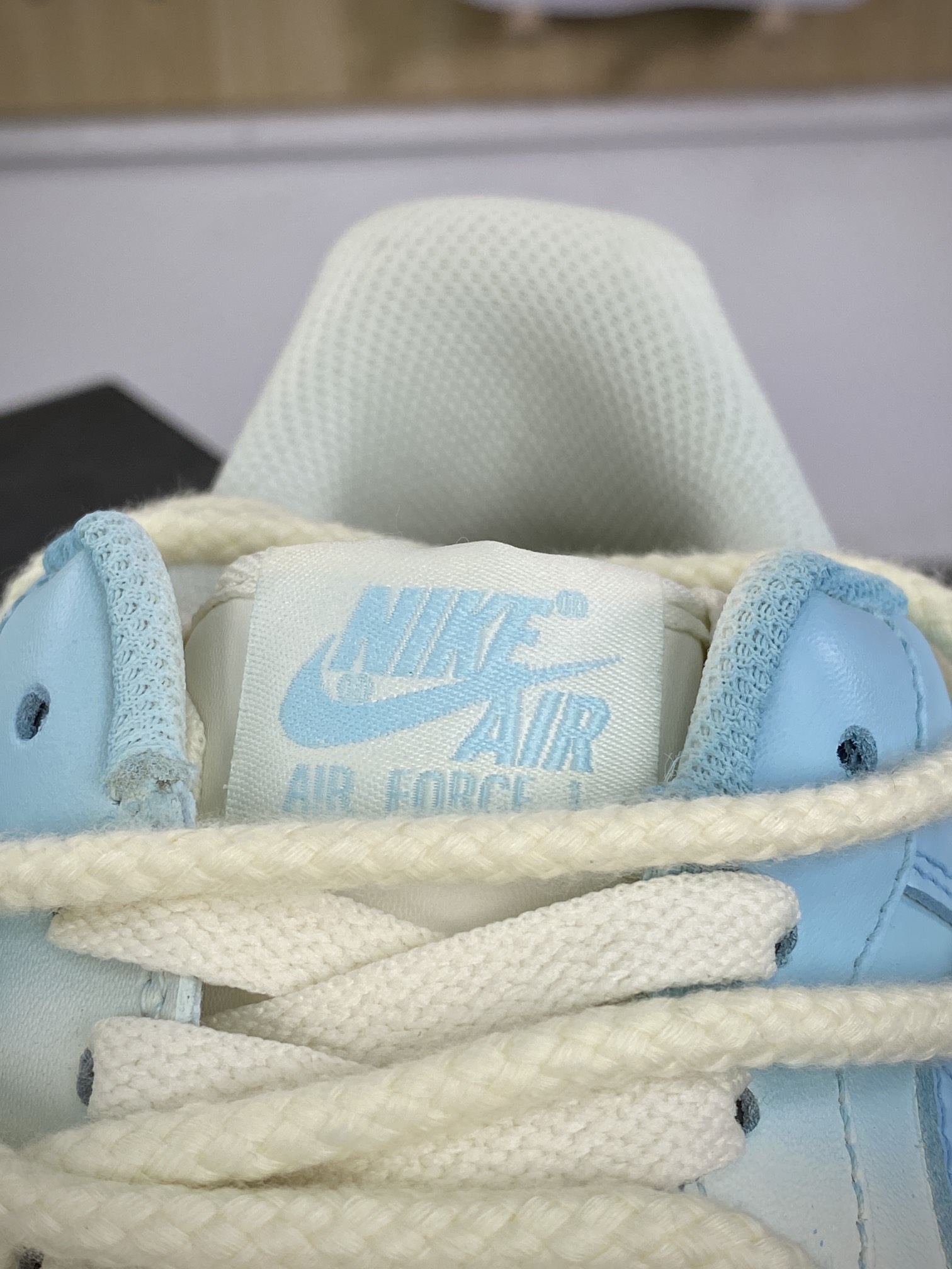 260 耐克Nike Air Force 1'07 Low"Milk White/Light BLue"空军一号板鞋“皮革奶白渐变浅蓝绑绳”DX2340-002