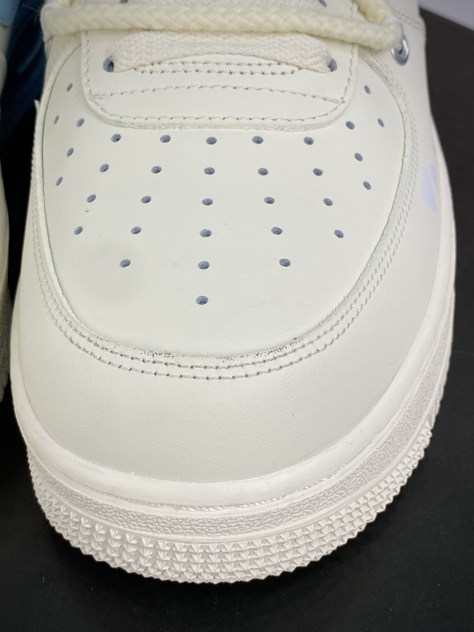 260 耐克Nike Air Force 1'07 Low"Milk White/Light BLue"空军一号板鞋“皮革奶白渐变浅蓝绑绳”DX2340-002