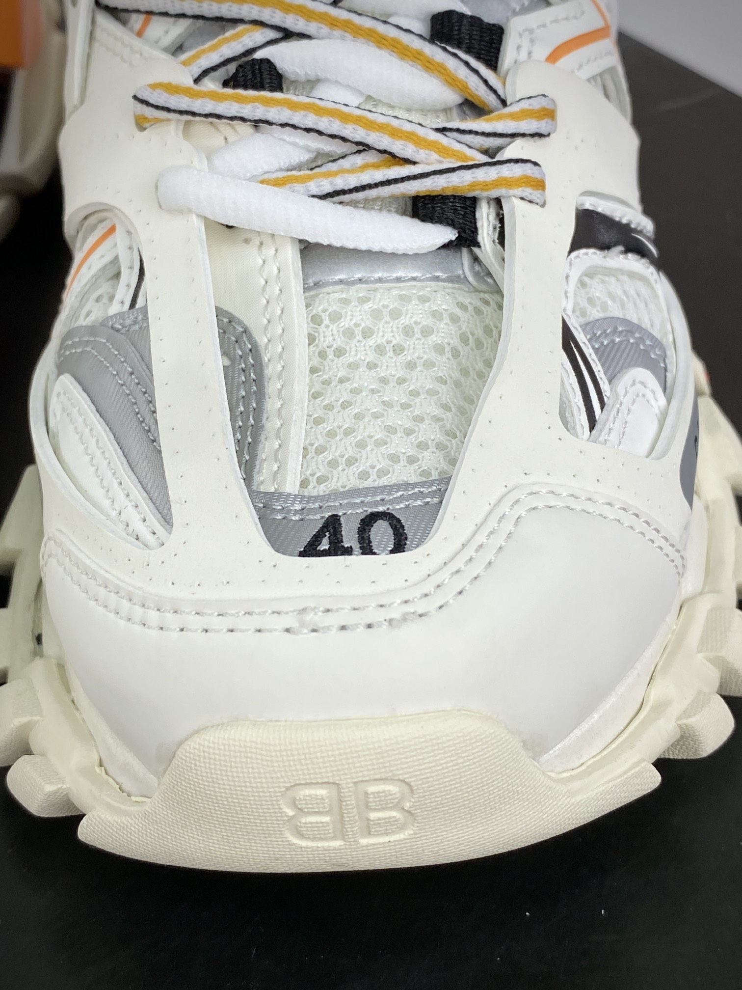 280 巴黎世家BALENCIAGA Track Trainers 3.0代复古野慢跑鞋“米白银橙黑3M”542023 W1GB1 9059