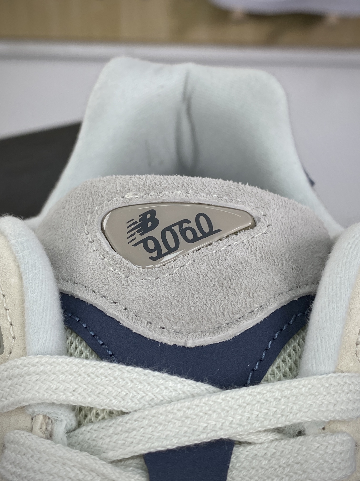 260 新百伦New Balance 9060”Moonrock Linen Pink Grey”系列跑步鞋“月光灰海军蓝”U9060EEB