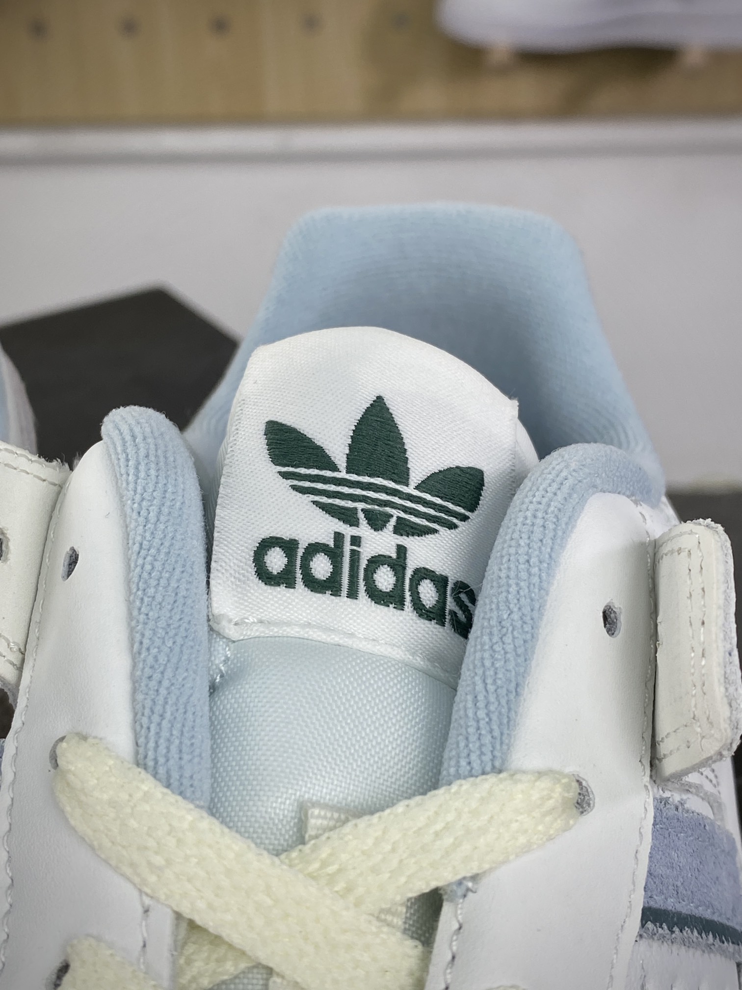 240 阿迪达斯/三叶草Adidas Originals Forum 84  Low CL罗马系列低帮板鞋“皮革米白蓝”IG3964