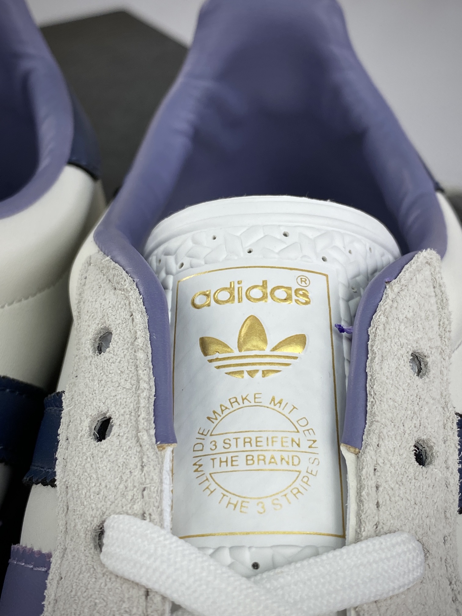 200 阿迪达斯Adidas Gazelle Indoor Trainers 羚羊内训系列低帮复古板鞋“米白冰晶雾灰紫”IG1643