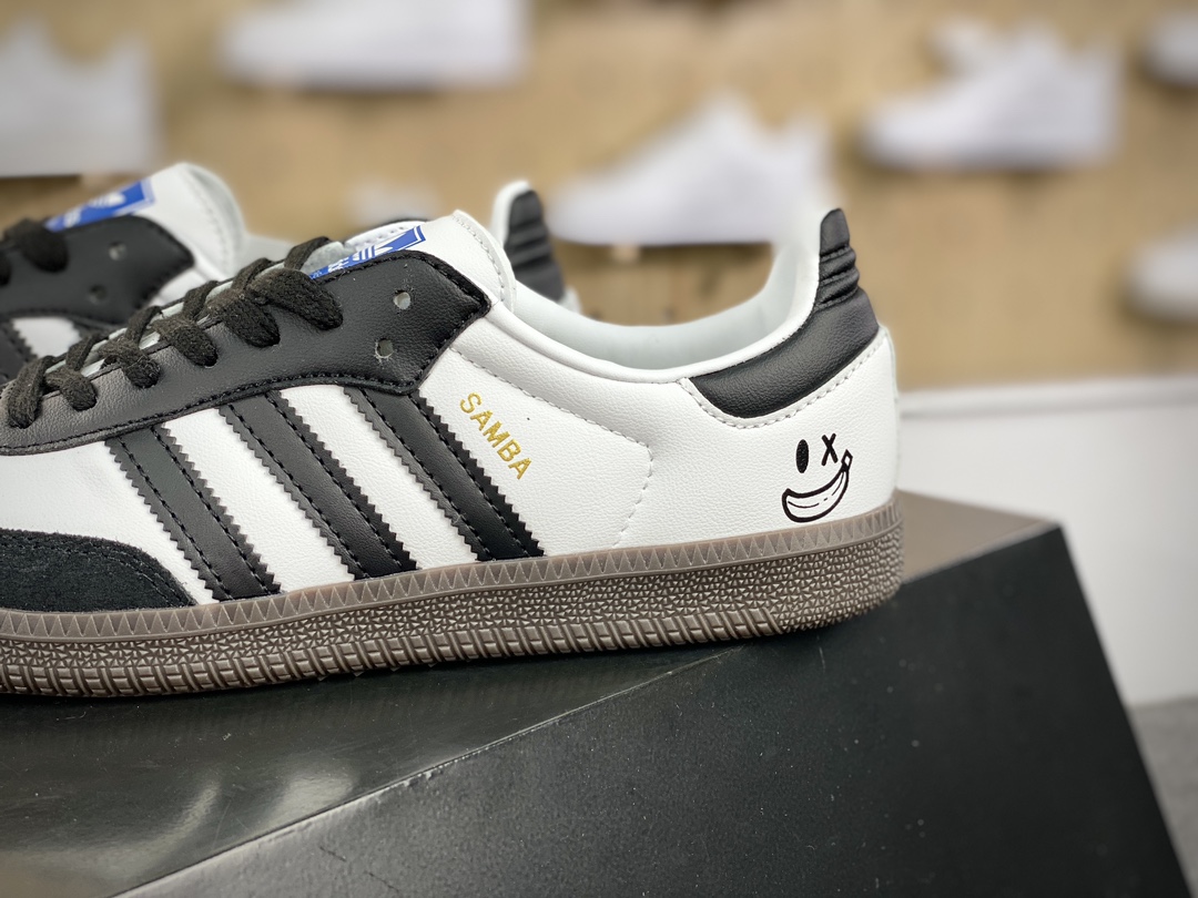 120 阿迪达斯/三叶草Adidas Originals Samba Vegan OG桑巴舞系列板鞋“皮革白黑笑脸”IG1024