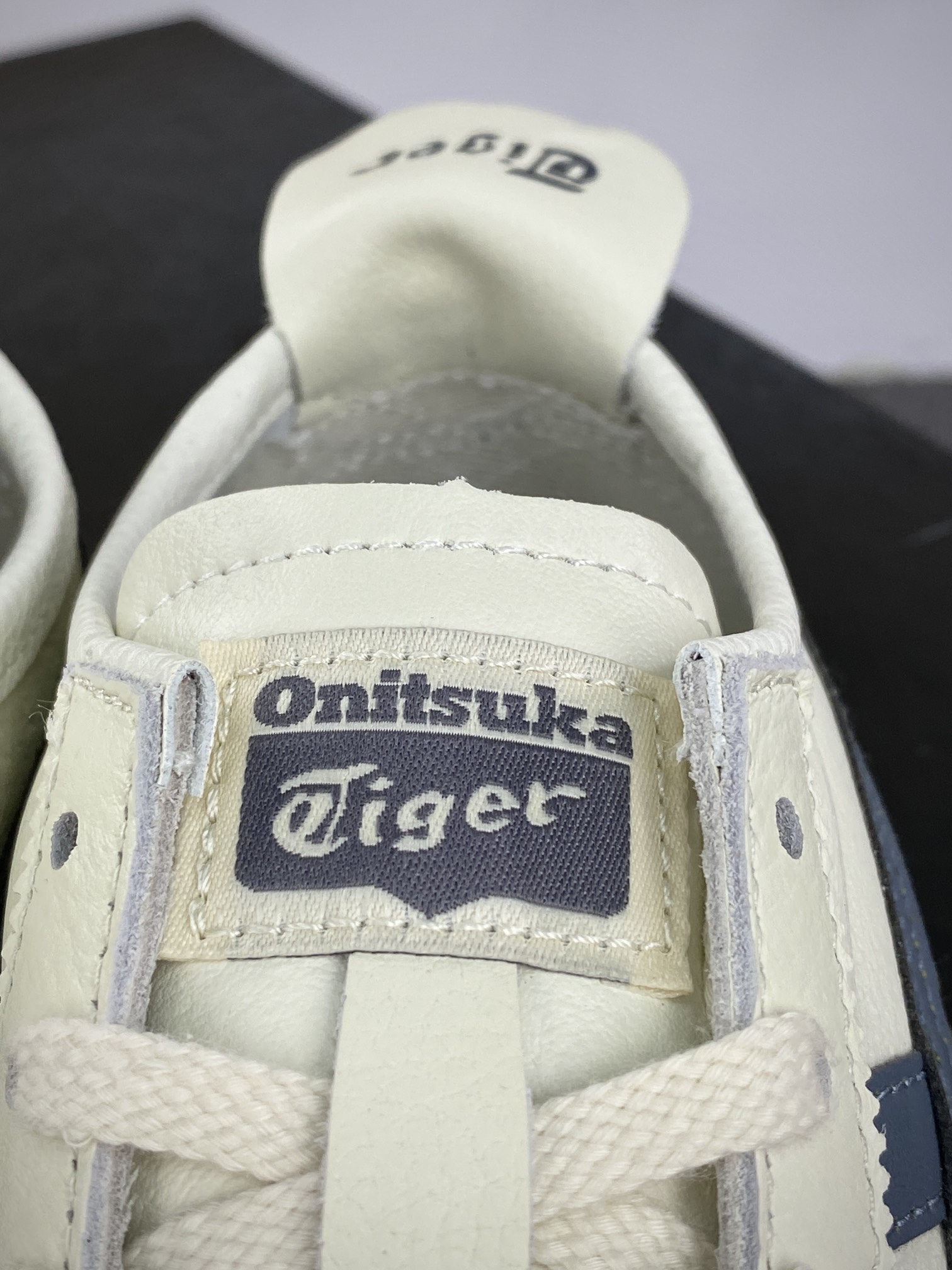 180 鬼塚虎/Onitsuka Tiger  复古经典百搭一脚蹬松紧带休闲运动鞋