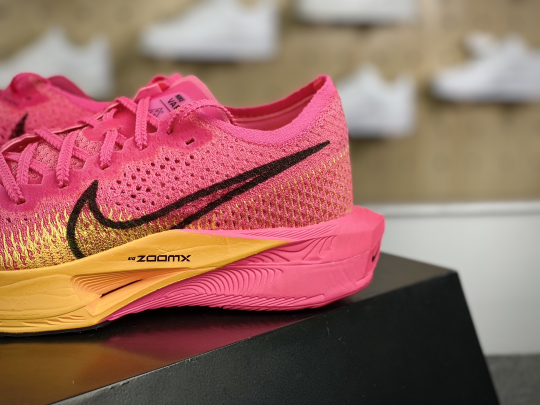 220 耐克Nike ZoomX Vaporfly Next% 3”Pink/Yellow/Black”空气飞行3代系列慢跑鞋“针织骚粉黄黑”DV4129-600