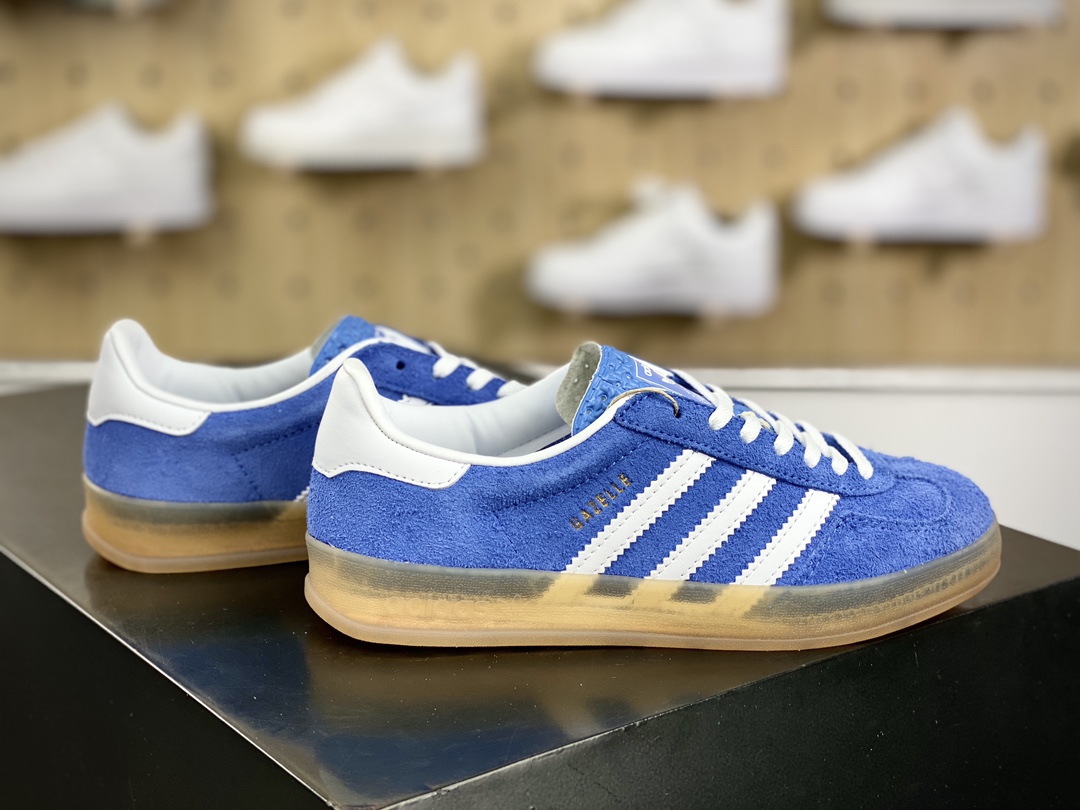 160 阿迪达斯Adidas Gazelle Indoor Trainers 羚羊内训系列低帮板鞋“麂皮学院浅蓝白生胶底”HQ8717