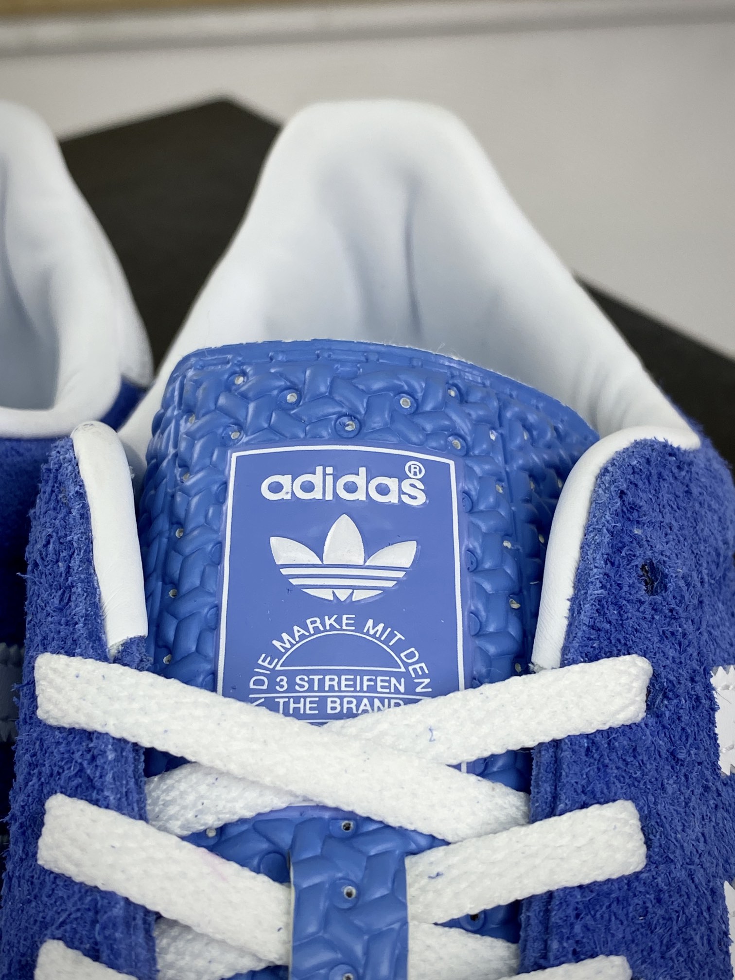 160 阿迪达斯Adidas Gazelle Indoor Trainers 羚羊内训系列低帮板鞋“麂皮学院浅蓝白生胶底”HQ8717