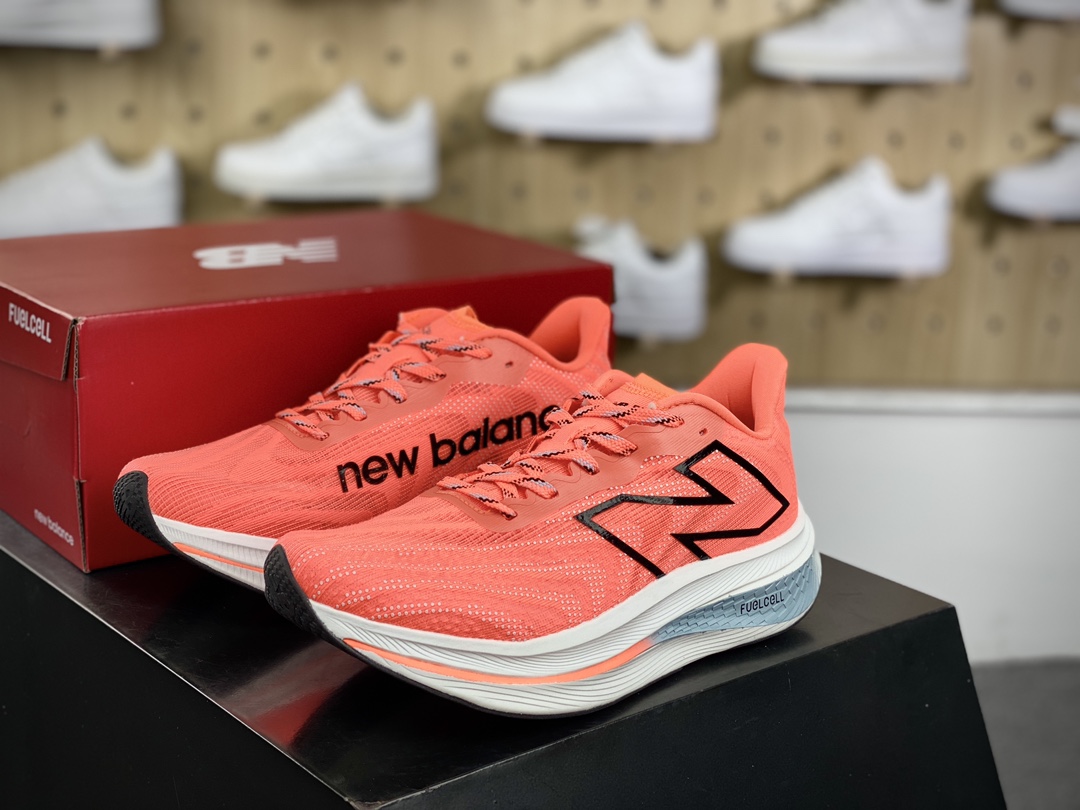 200 NB新百伦New Balance FuelCell SuperComp Trainer V2 慢跑鞋“网纱浅蓝黑渐红紫变”MRCXLG3