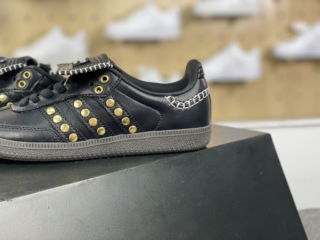 200 Wales Bonner x Adidas Originals Samba Classic"Studded Pack Black"桑巴舞板鞋“联名黑金铆钉”IG4303