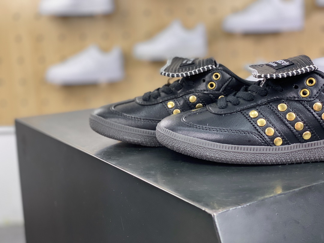 200 Wales Bonner x Adidas Originals Samba Classic"Studded Pack Black"桑巴舞板鞋“联名黑金铆钉”IG4303