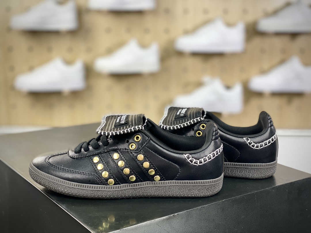 200 Wales Bonner x Adidas Originals Samba Classic"Studded Pack Black"桑巴舞板鞋“联名黑金铆钉”IG4303