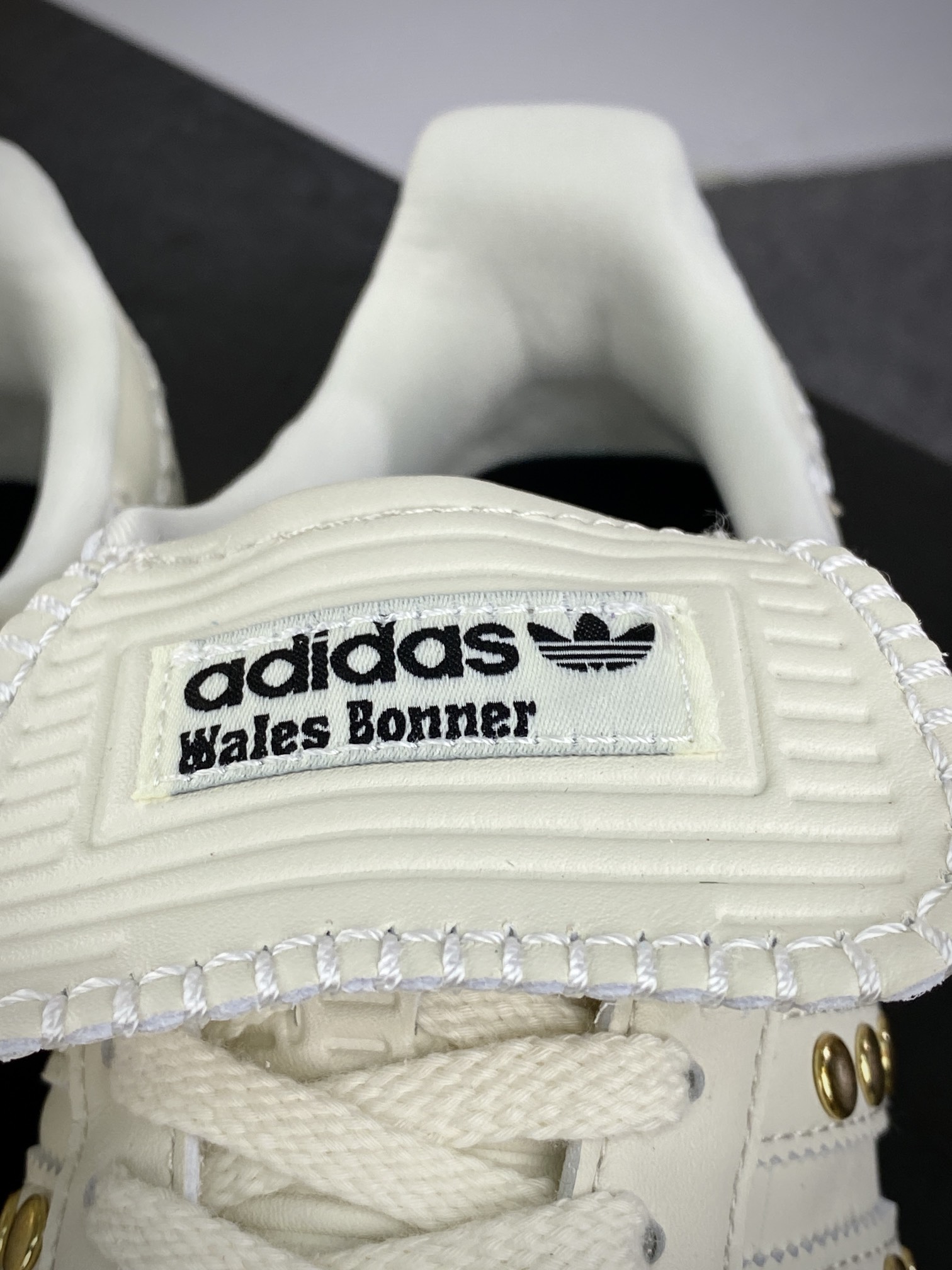 200 Wales Bonner x Adidas Originals Samba Classic"Studded Pack Cream"桑巴舞板鞋“联名奶白金铆钉”IG4304