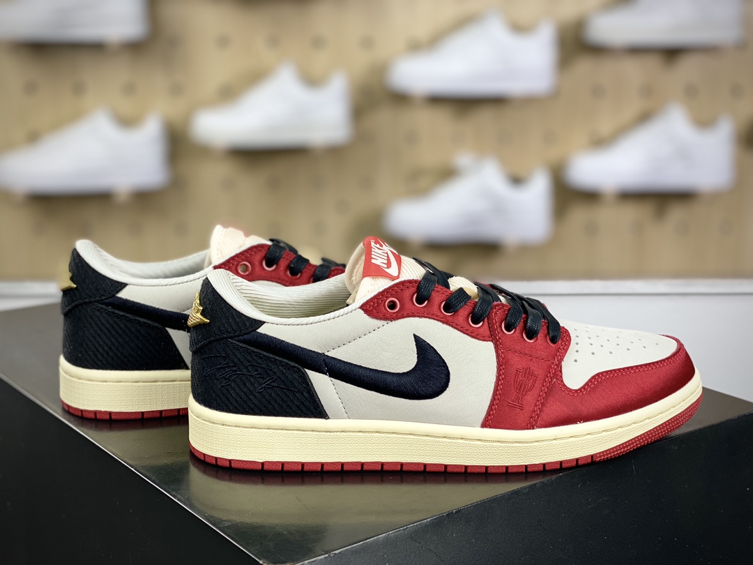 300 Trophy Room x Nike Air Jordan 1 Retro Low OG SP"Away"AJ1乔丹一代篮球鞋“联名丝绸白黑红芝加哥”FN0432-100