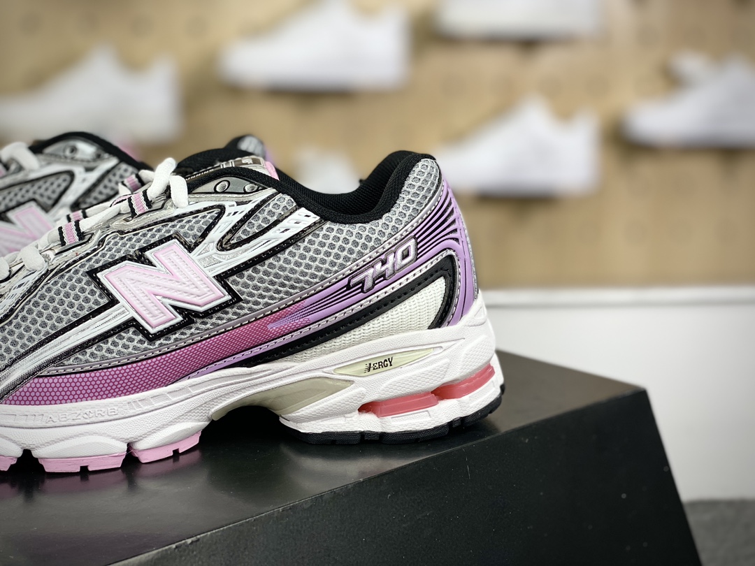 240 新百伦New Balance MR740系列低帮复古老爹风休闲运动慢跑鞋“银黑浅粉”WR740SF