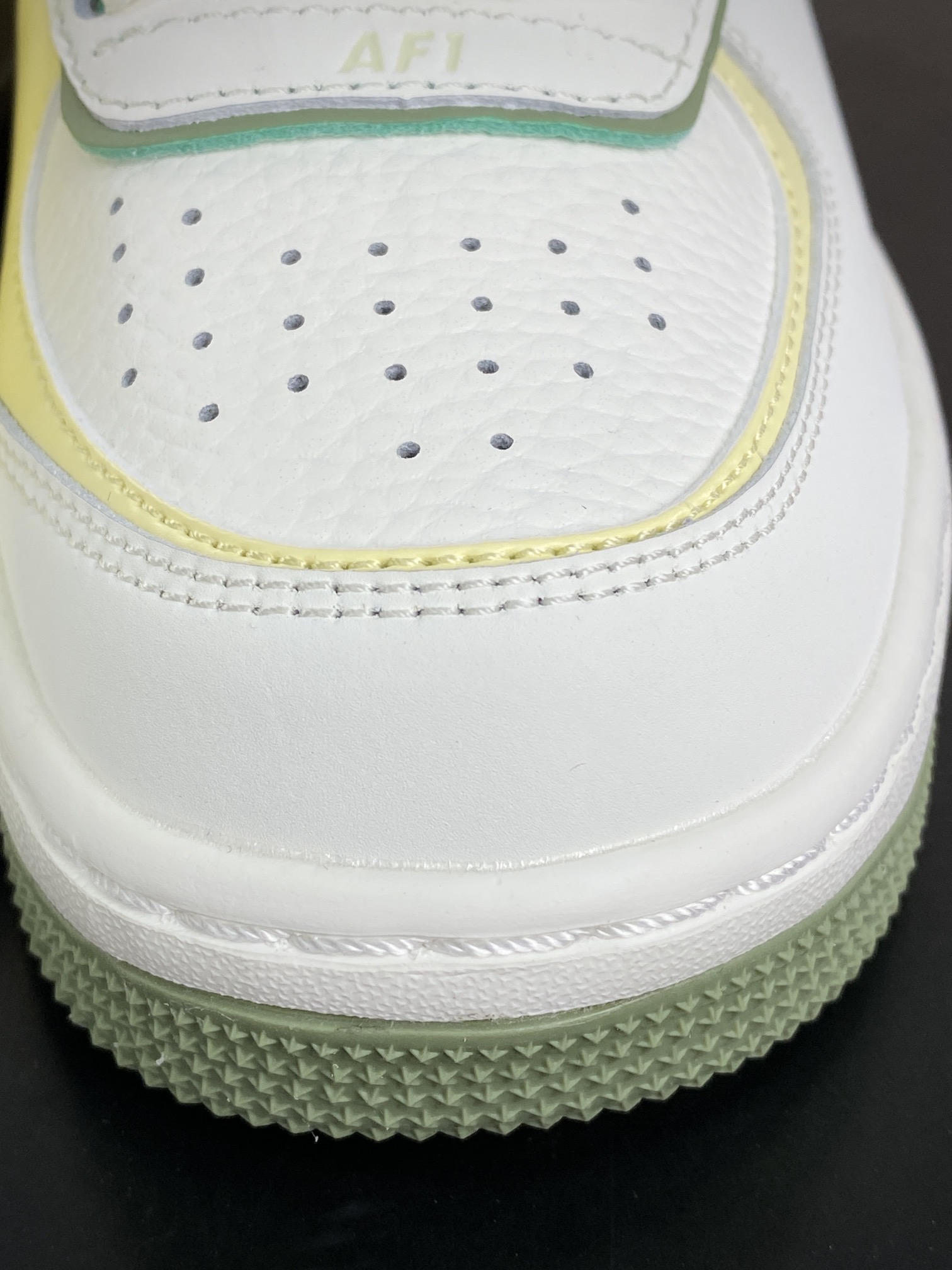 200 耐克Nike WMNS Air Force 1 Shadow"Matcha Green"空军一号板鞋“皮革补丁黄抹茶绿”FN6335-101