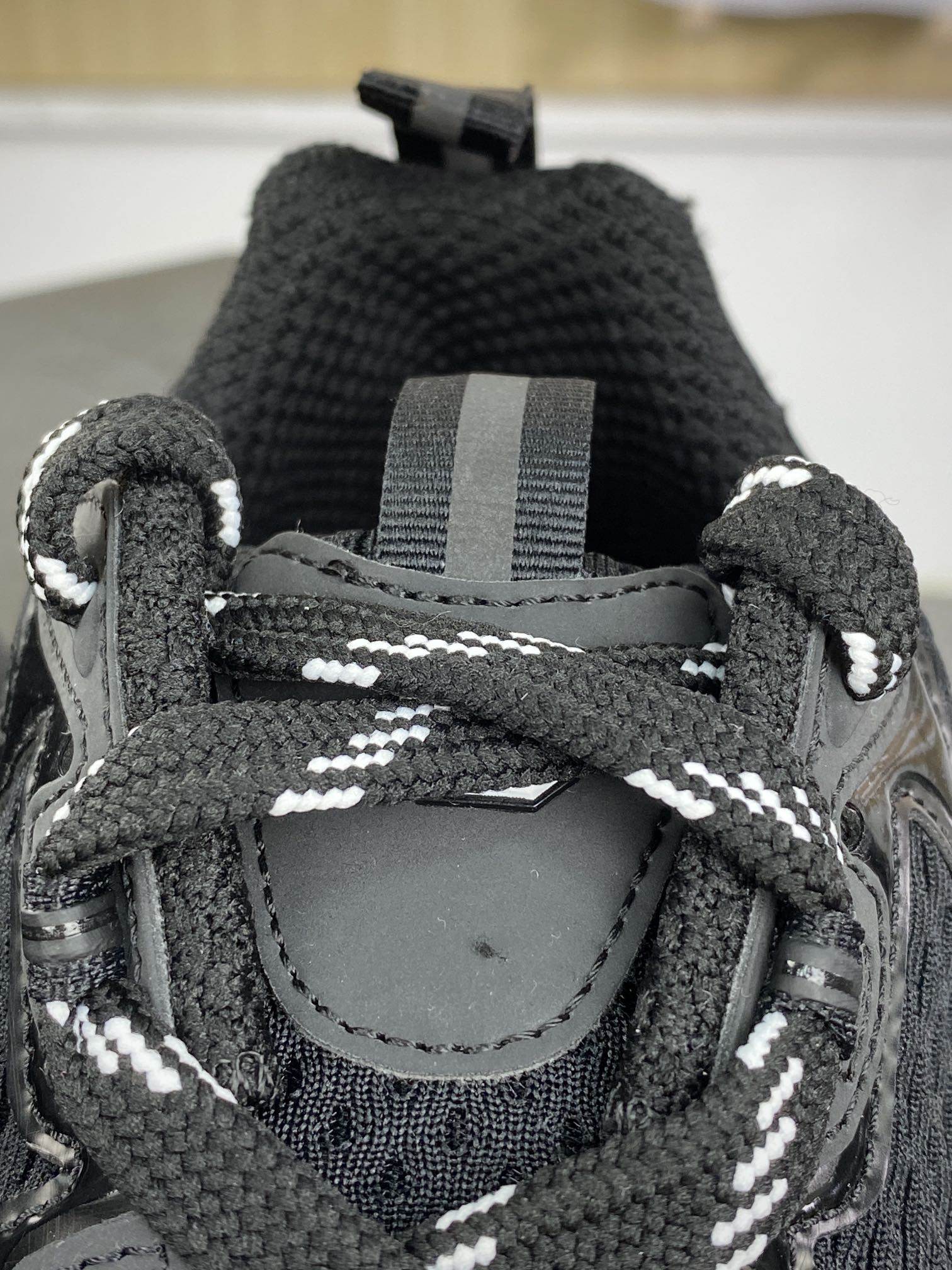 420 巴黎世家BALENCIAGA 3XL Sneakers 3+系列低帮慢跑鞋“网织全黑做旧”734731 W3XL59110