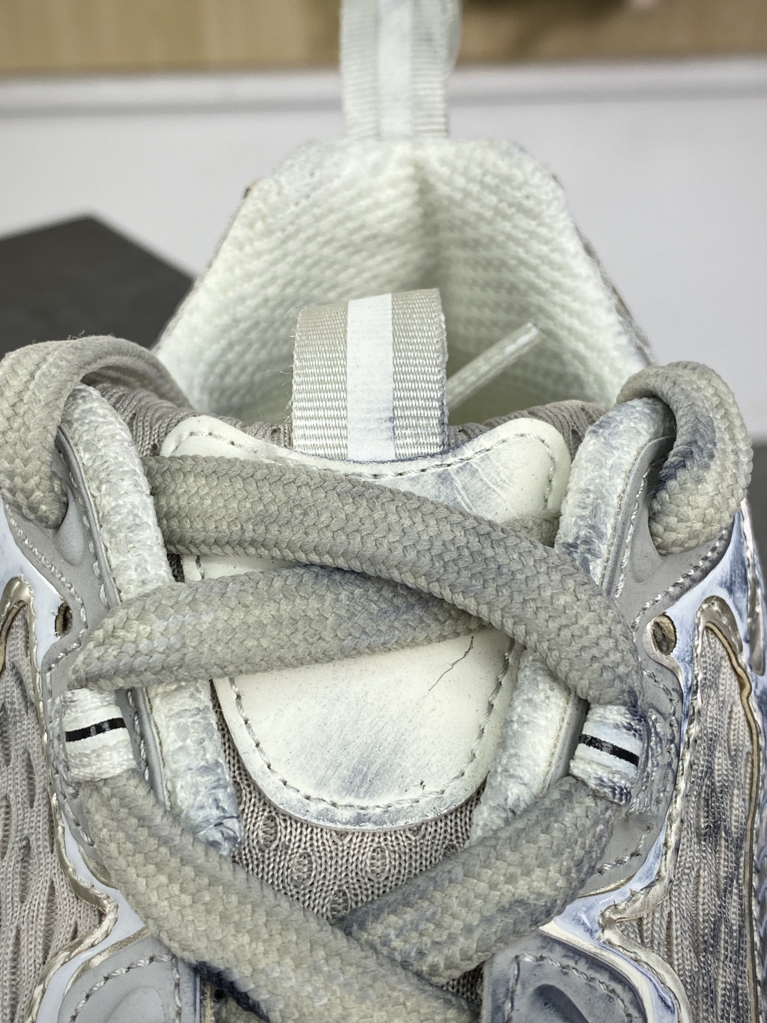 420 巴黎世家BALENCIAGA 3XL Sneakers 3+系列低帮复古慢跑鞋“网织米灰银做旧”734731 W3XL59110