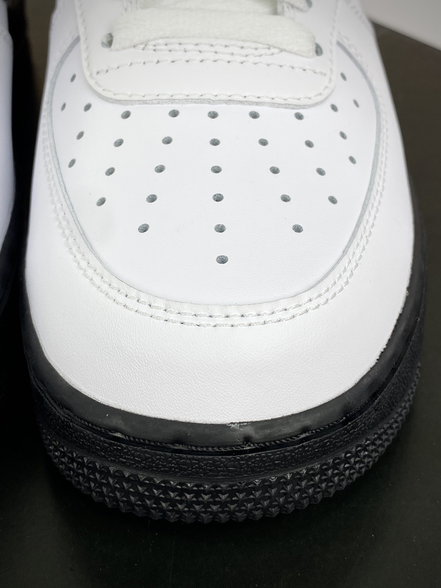 200 耐克Nike Air Force 1’07 Low”White Black”空军一号经典板鞋“皮革白黑熊猫”CK7663-101