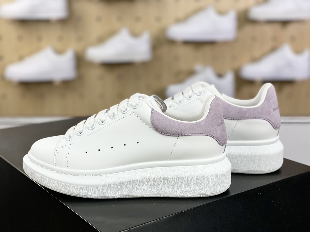 Alexander McQueen Oversized Sneakers low-top fashion thick-soled casual sports white sneakers ”Light Purple Velvet Tail” 718243 WICY 98938