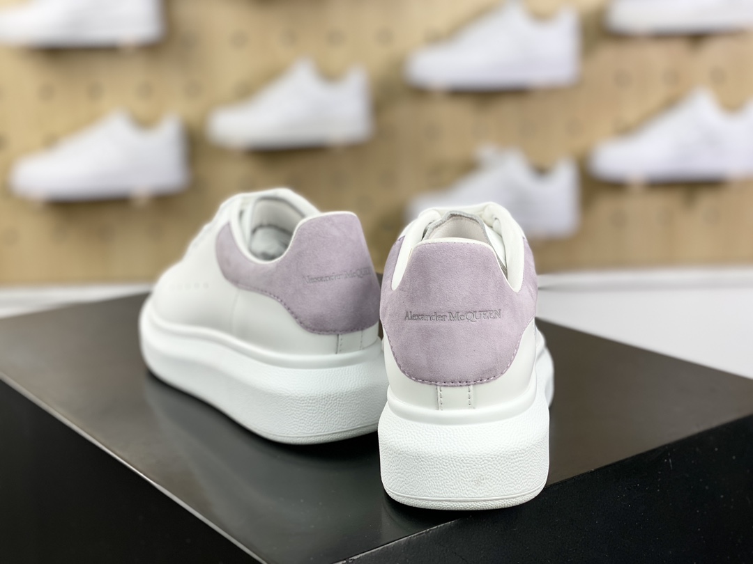 Alexander McQueen Oversized Sneakers low-top fashion thick-soled casual sports white sneakers ”Light Purple Velvet Tail” 718243 WICY 98938