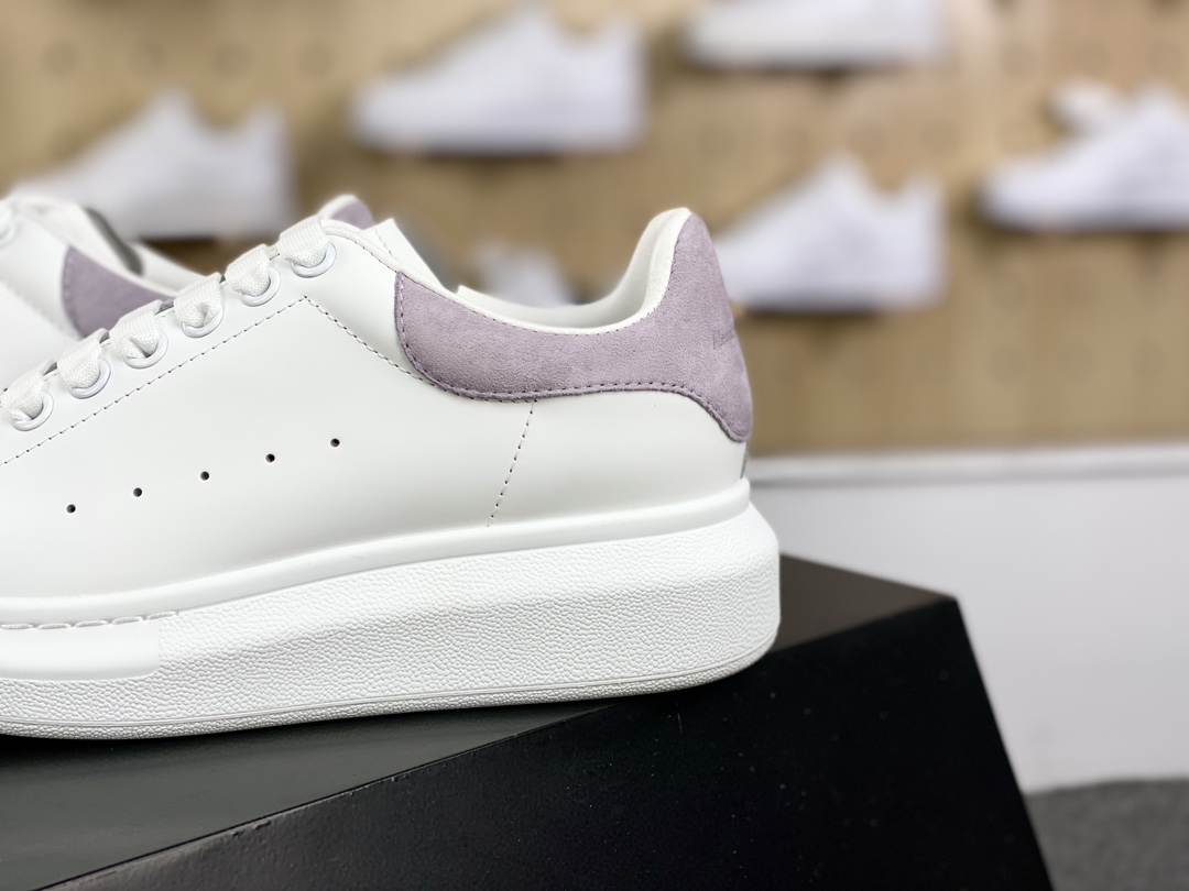 Alexander McQueen Oversized Sneakers low-top fashion thick-soled casual sports white sneakers ”Light Purple Velvet Tail” 718243 WICY 98938