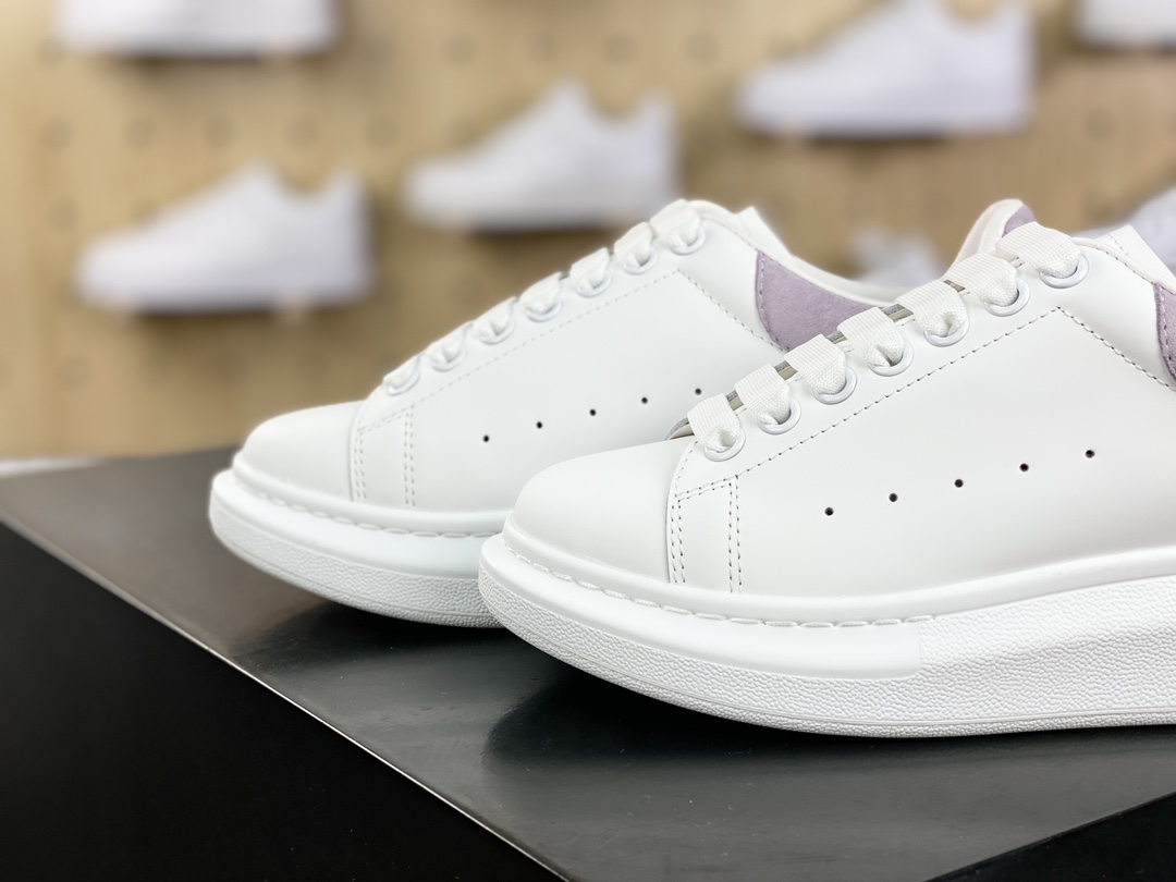 Alexander McQueen Oversized Sneakers low-top fashion thick-soled casual sports white sneakers ”Light Purple Velvet Tail” 718243 WICY 98938