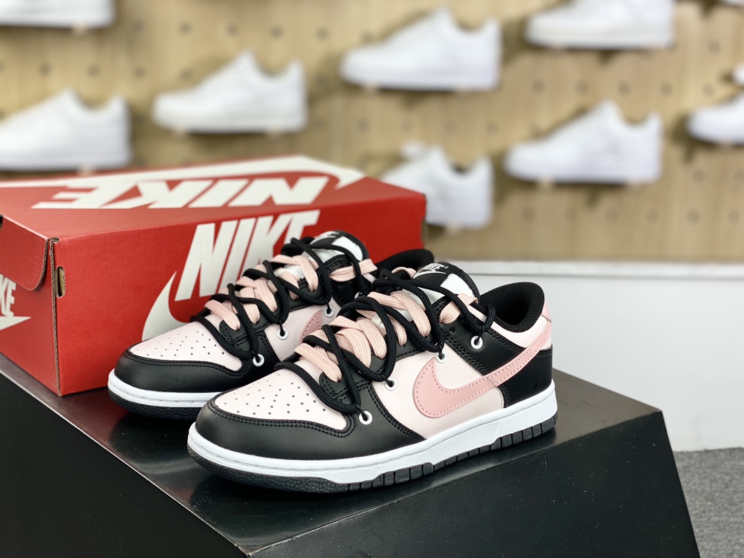 220 耐克Nike SB Dunk Low GS”Black/Pink”扣篮系列低帮板鞋“皮革黑樱花浅粉绑绳”CW1590-100