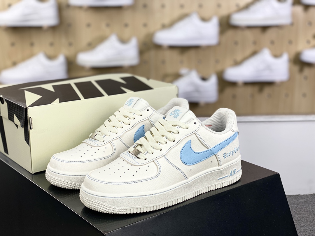 240 男VLONE x Nike Air Force 1 ’07 LV8 Low”White/Khaki”空军一号系列板鞋 AA5360-008