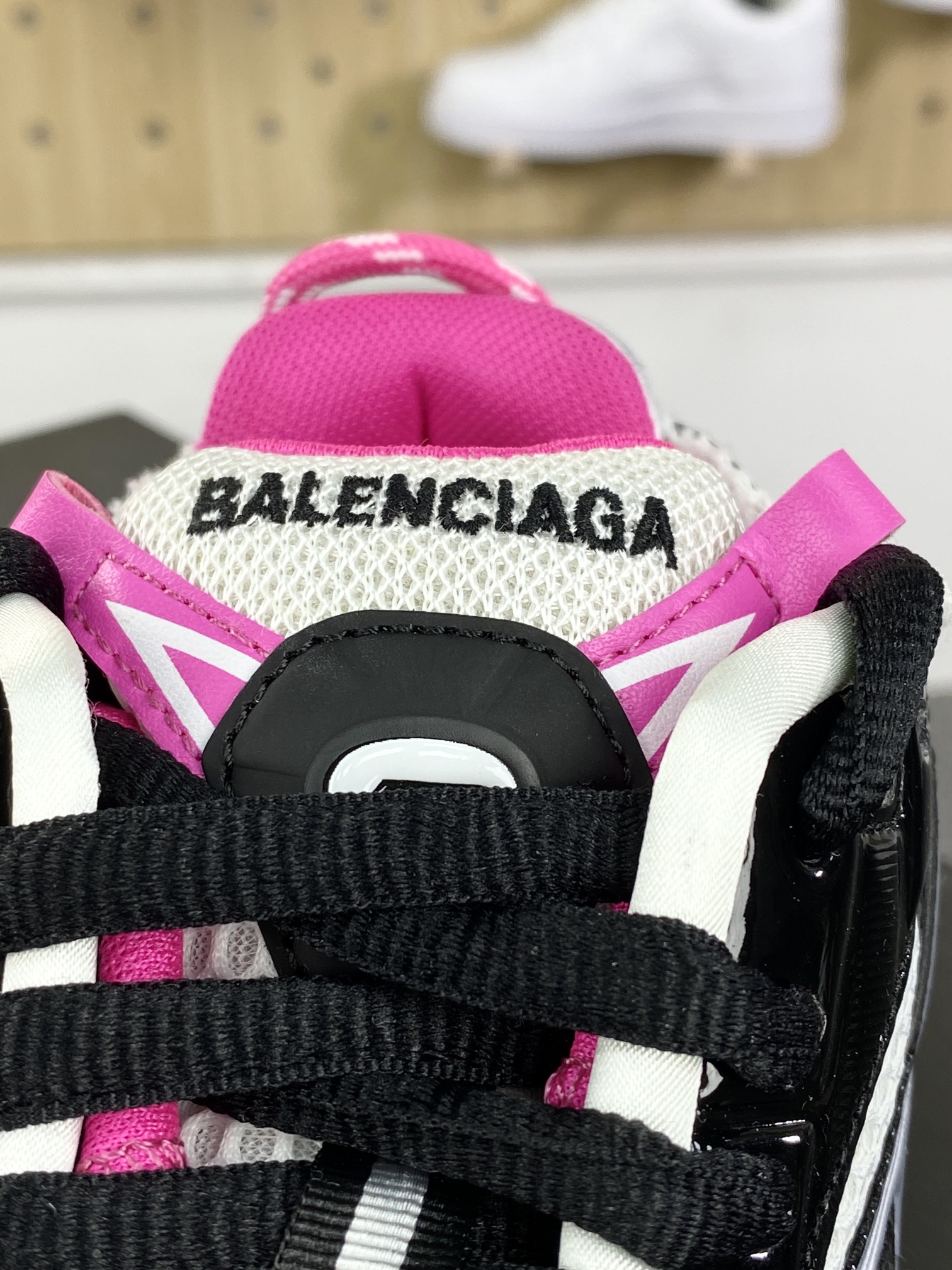 BALENCIAGA Runner Sneaker”Silver/White/Black/Pink” jogging shoes ”deconstruction destruction silver white black pink” 677402 W3RBW 9155