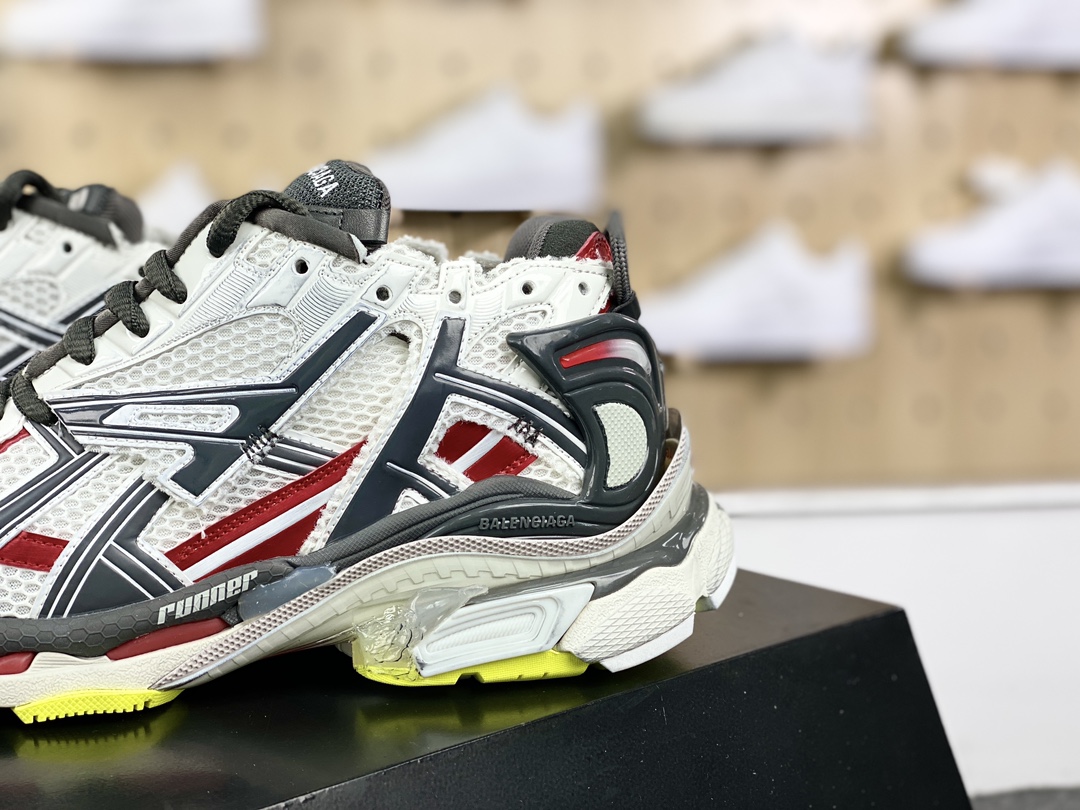 480 巴黎世家BALENCIAGA Runner Sneaker"White/Dark Grey/Red"慢跑慢跑鞋“解构破坏白深灰红黄”677403 W3RB6 9167