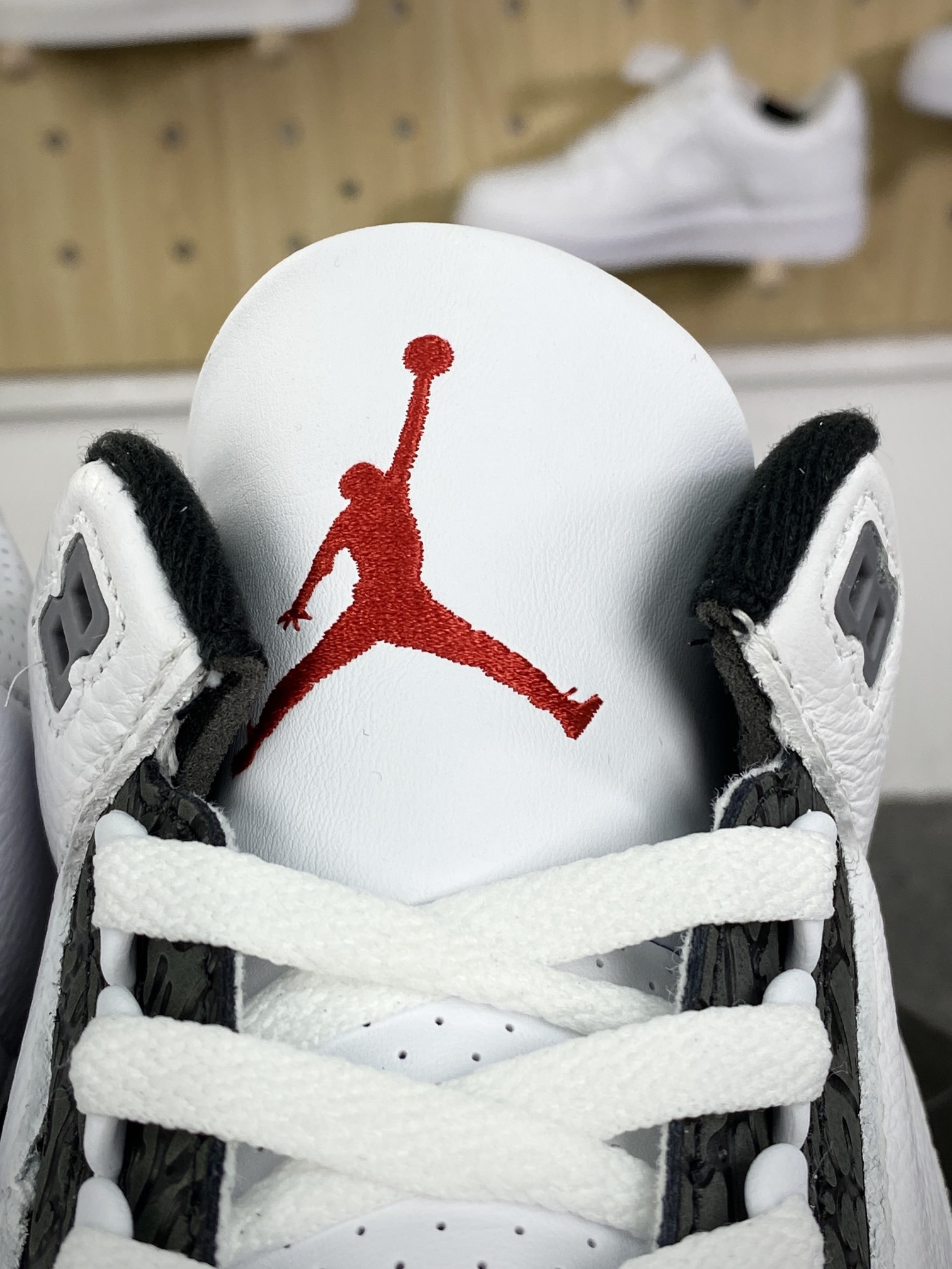 240 Nike Air Jordan 3 Retro"Cement Grey"迈克尔·乔丹AJ3代中帮篮球鞋“白水泥灰爆裂纹”CT8532-106