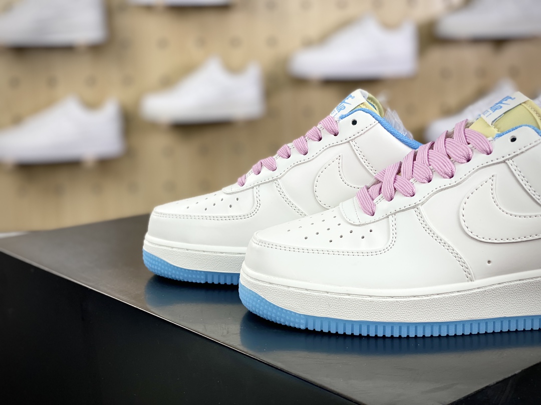 240 耐克Nike Wmns Air Force 1 '07 Low"UV Sail White/University Blue Pack"空军一号板鞋“米白蓝粉七彩紫外线光感”LC5688-001