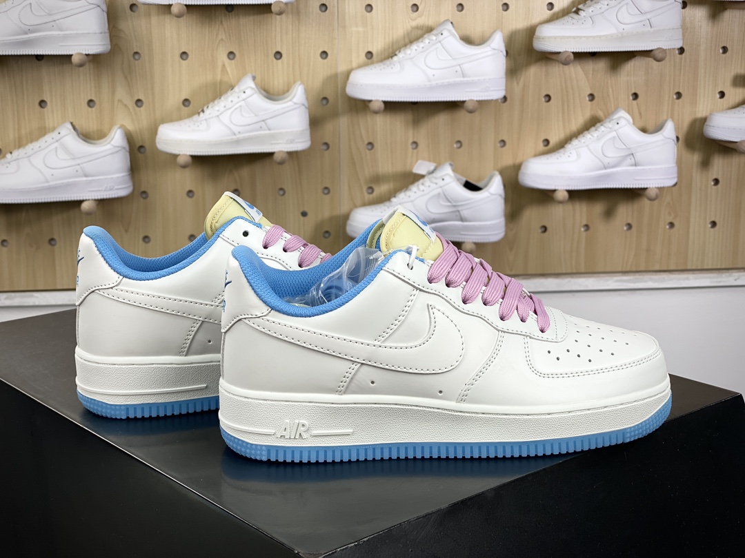 240 耐克Nike Wmns Air Force 1 '07 Low"UV Sail White/University Blue Pack"空军一号板鞋“米白蓝粉七彩紫外线光感”LC5688-001