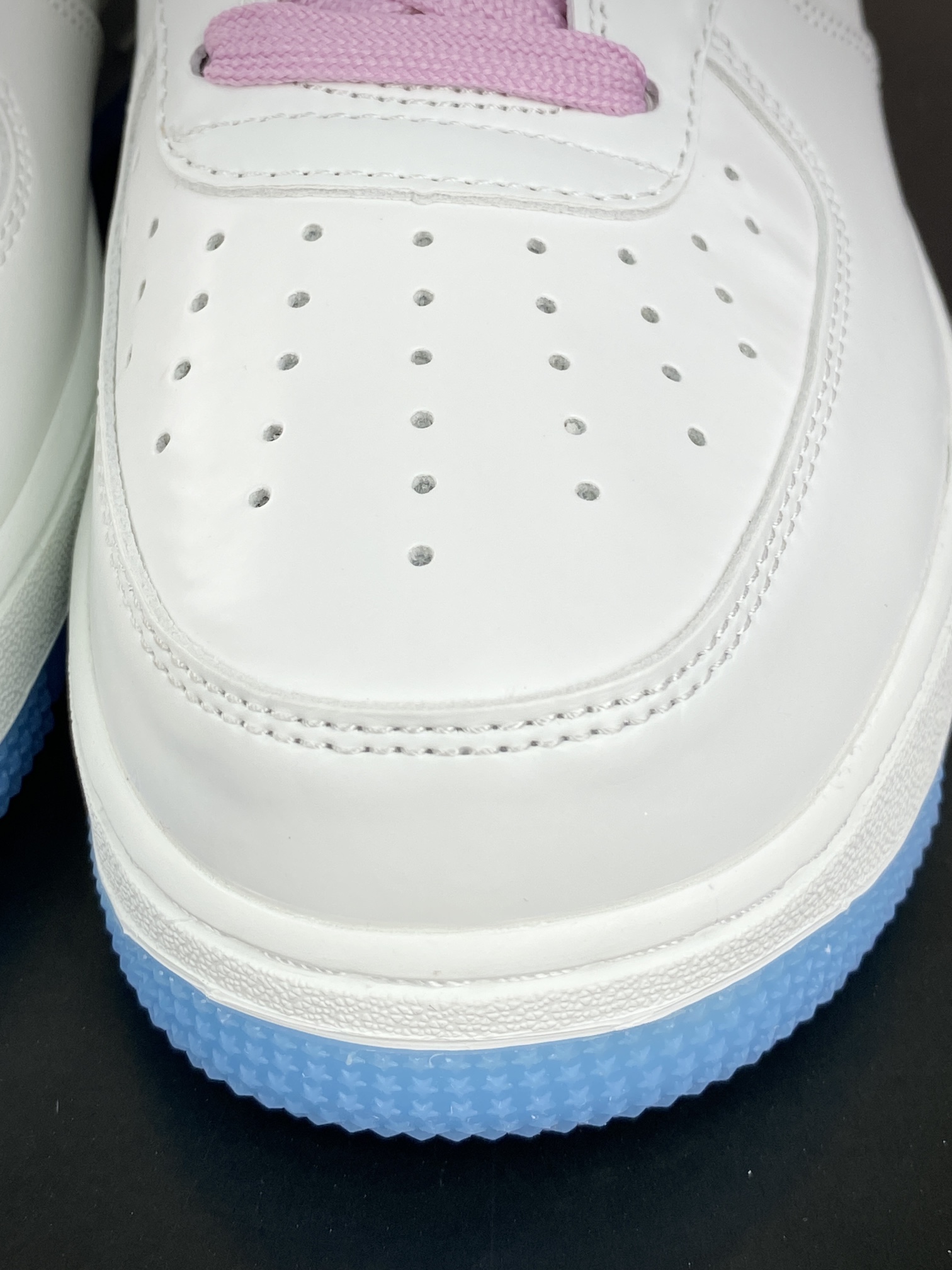 240 耐克Nike Wmns Air Force 1 '07 Low"UV Sail White/University Blue Pack"空军一号板鞋“米白蓝粉七彩紫外线光感”LC5688-001