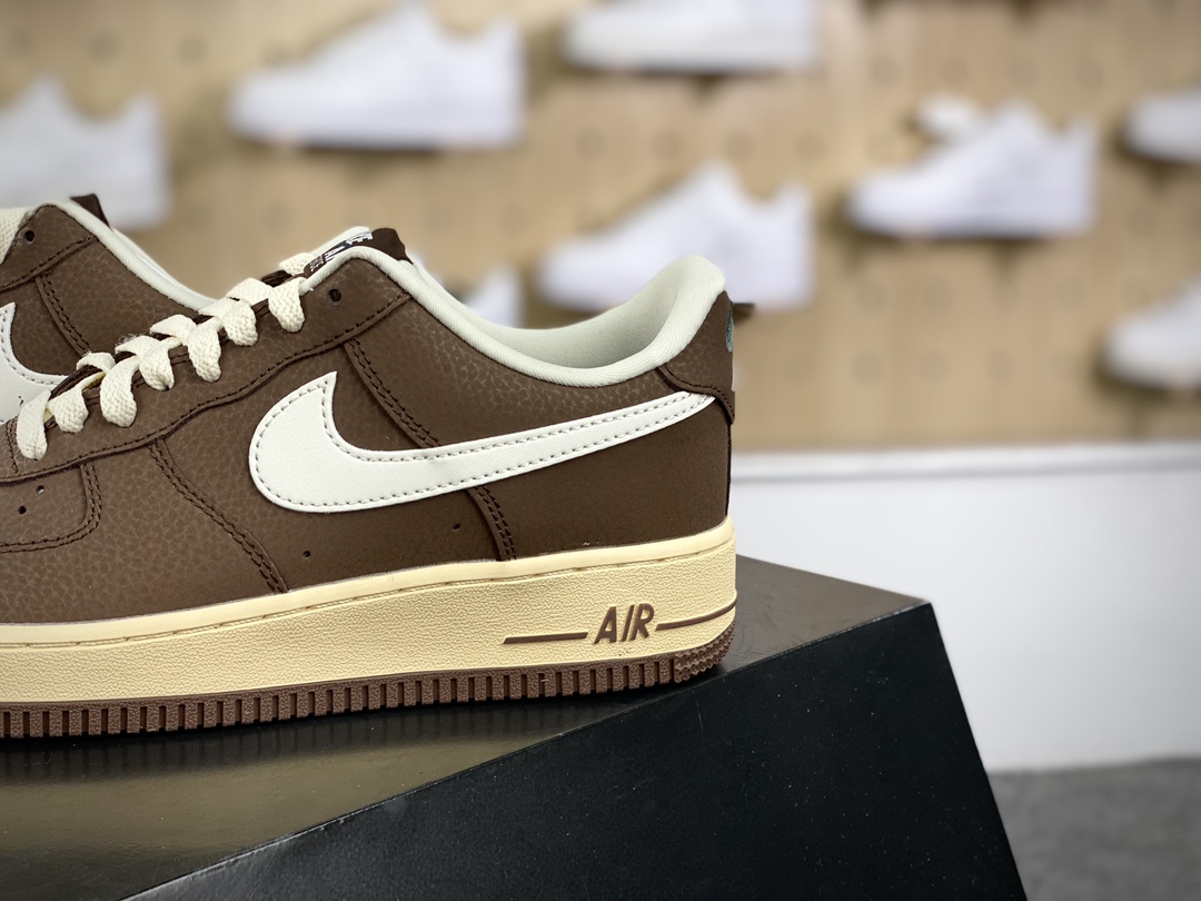 200 Nike Air Force 1 Low"White/Coffee Brown"空军一号经典低帮板鞋“皮革白咖啡棕翻毛钩子”CN2873-106