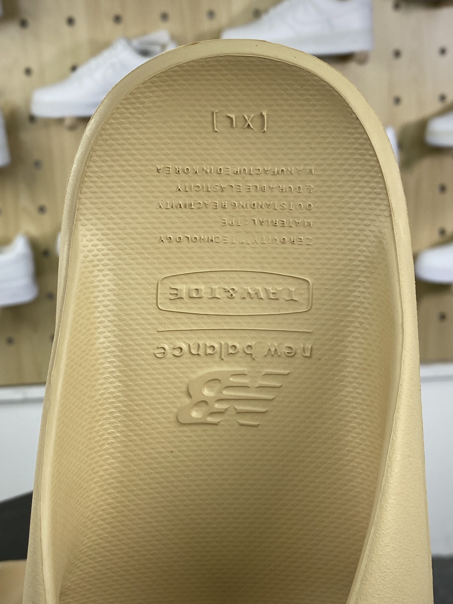 90 New Balance SD5601系列情侣夏季沙滩涉水休闲百搭运动潮流人字拖凉拖鞋“米黄”SD5601GBE