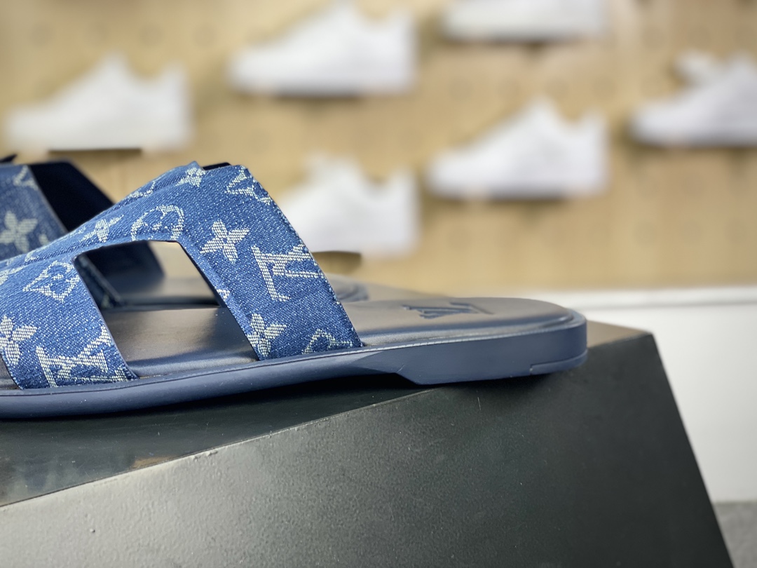 240 Louis Vuitton Oasis Mule Sandals 绿洲系列交叠式拖鞋“深蓝牛仔LV老花提花”1AC69V