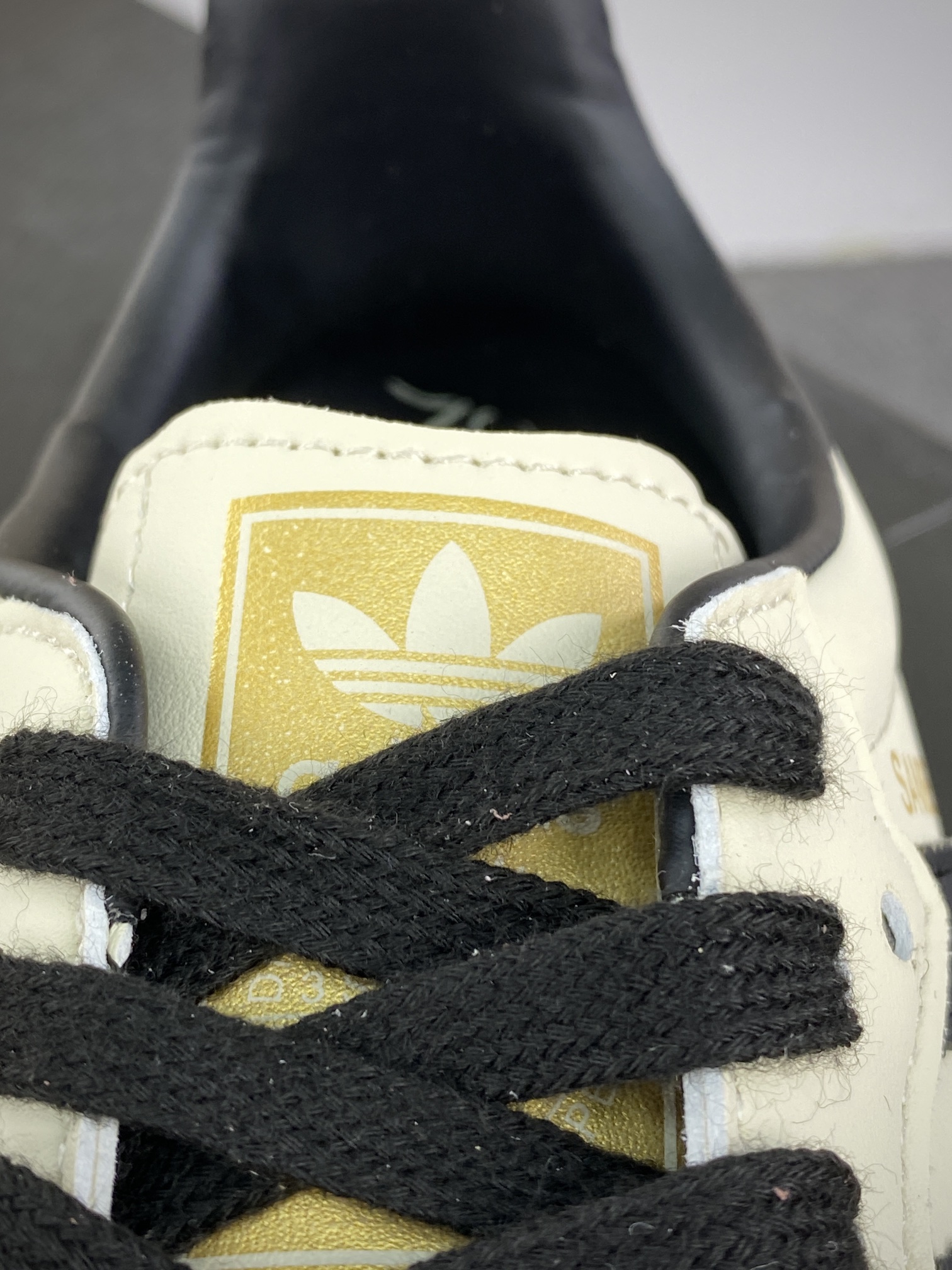 200 三叶草Adidas Originals Samba OG 桑巴舞系列绅士板鞋“皮革奶白黑生胶底”ID0478