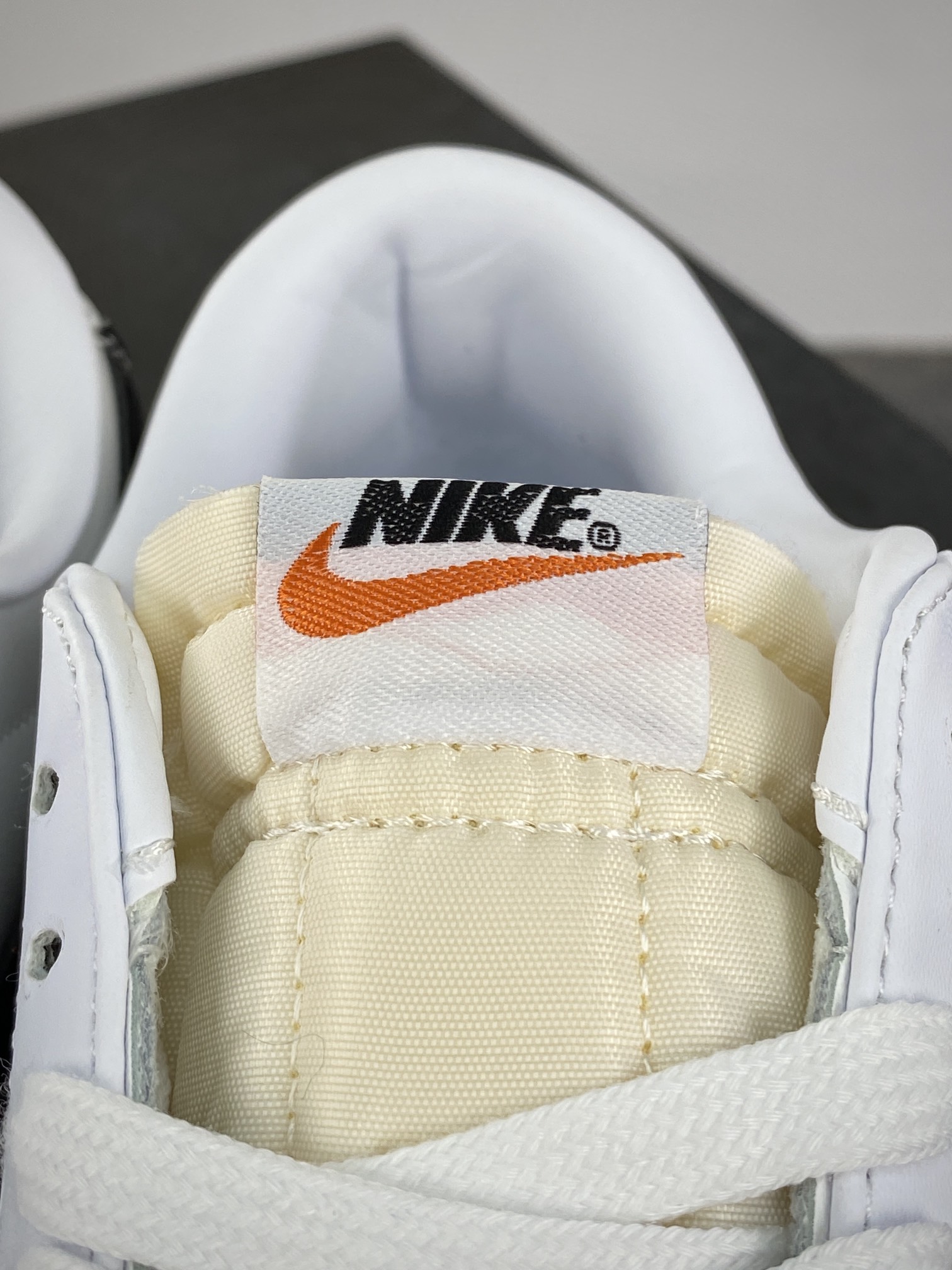 Nike Blazer 77 Low Jumbo ”Light Pink/White/Brown” 1977 Blazers sneakers ”leather white and black small hook”