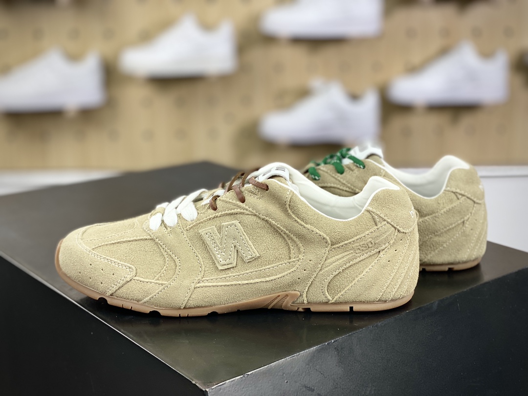 240 缪缪MiuMiu x NB新百伦New Balance 530 SL系列低帮经典慢跑鞋“联名翻毛驼棕绿鞋带”