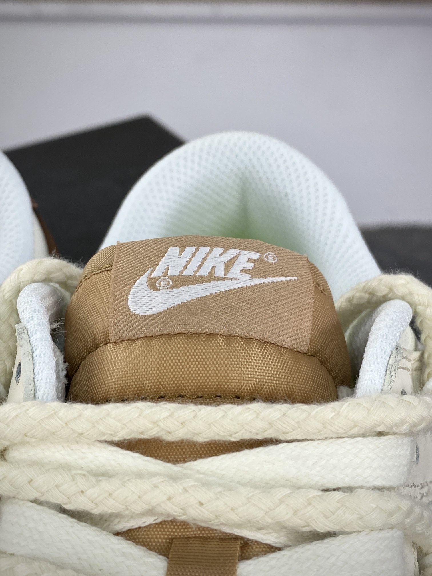 260 耐克Nike SB Dunk Low Lot" Milk Bear"扣篮系列低帮板鞋“米棕豆乳熊仔美拉德绑绳”DD1873-200