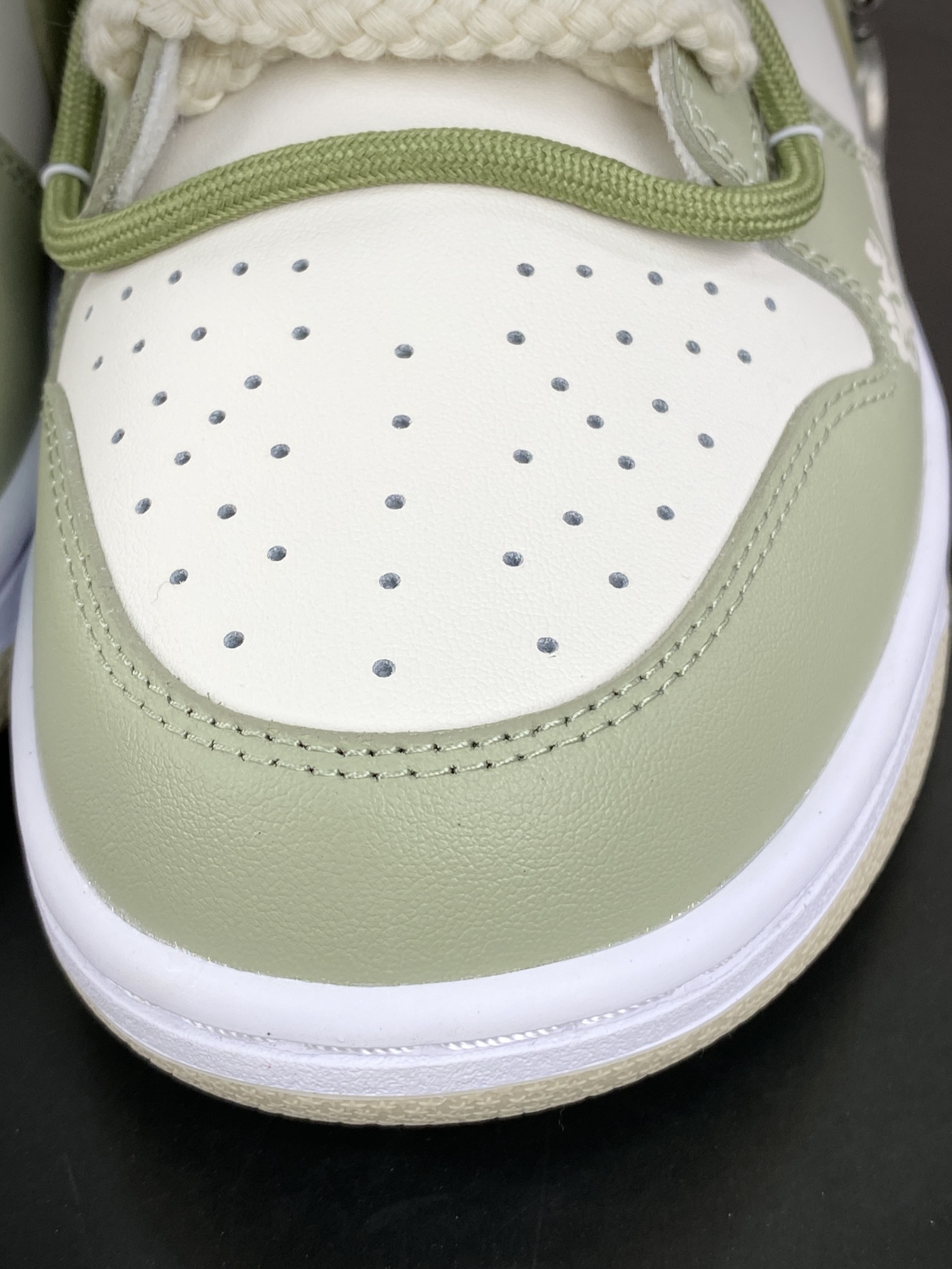 280 耐克Nike SB Dunk Low Lot"Milk Bear"扣篮系列低帮板鞋“米白绿双钩绑绳”