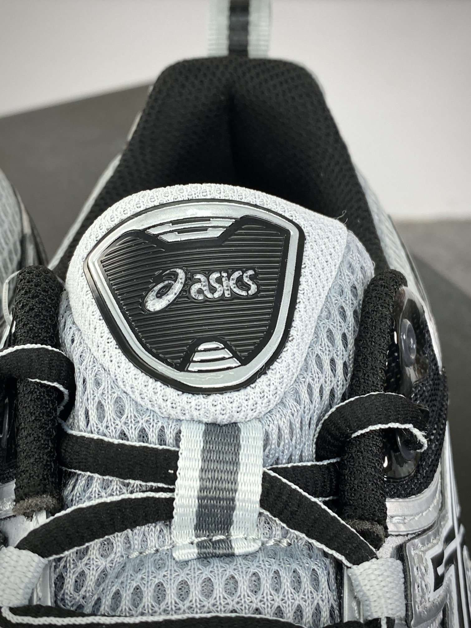 240 亚瑟士/ASICS Gel-Quantum Kinetic"Grey Pure Silver"量子跑步鞋“银灰黑”1203A270-022