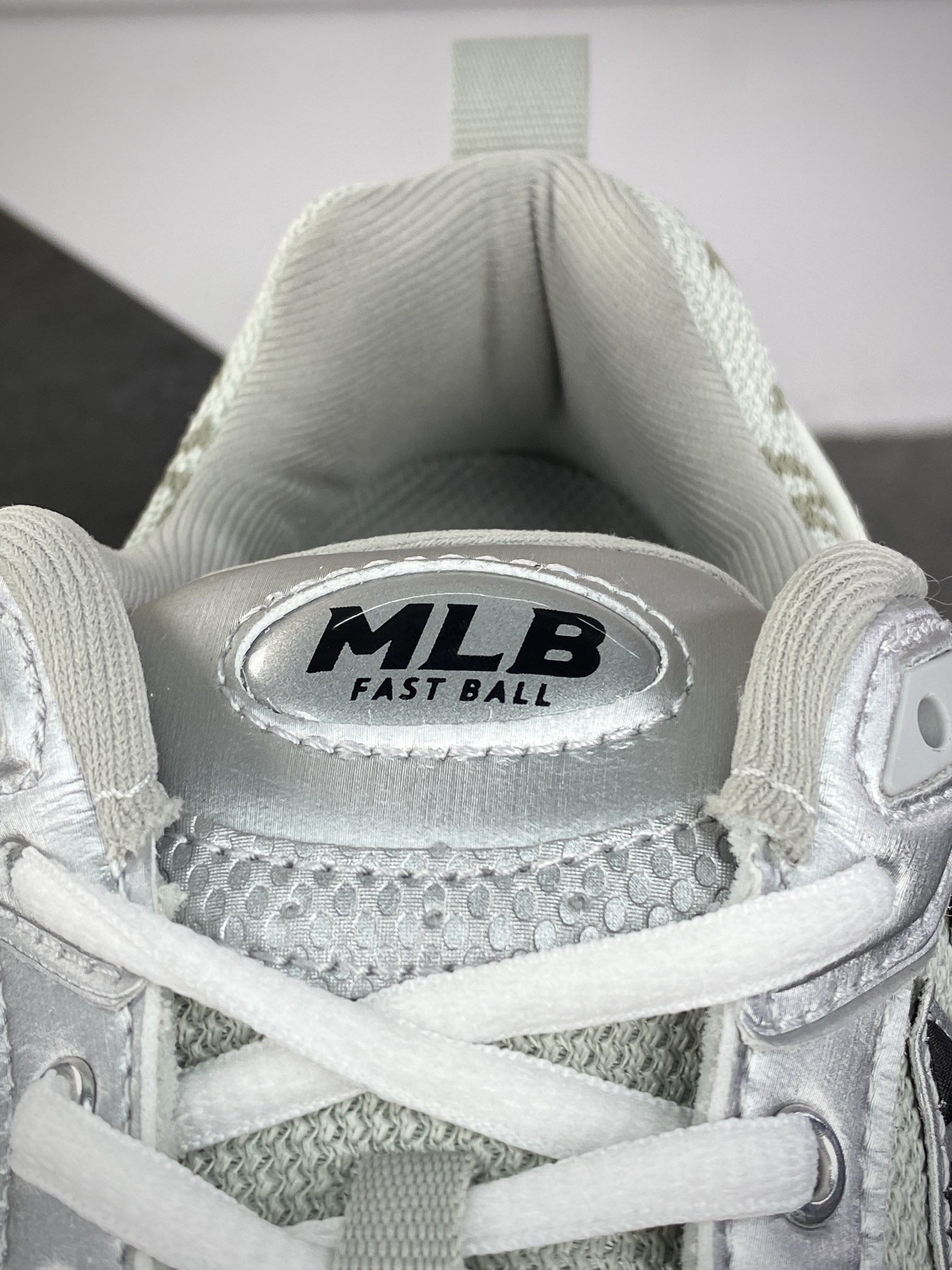 220 New York Yankees x MLB Fastball Classic Monogram 慢跑鞋“金属银NY印面LOGO”3ARNFSB4N-GP001