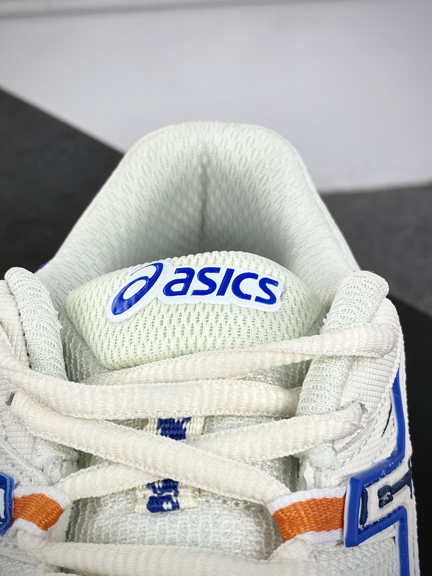 180 ASICS/亚瑟士 Tiger Gel-Kahana 8代系列低帮跑步鞋1011B109-203