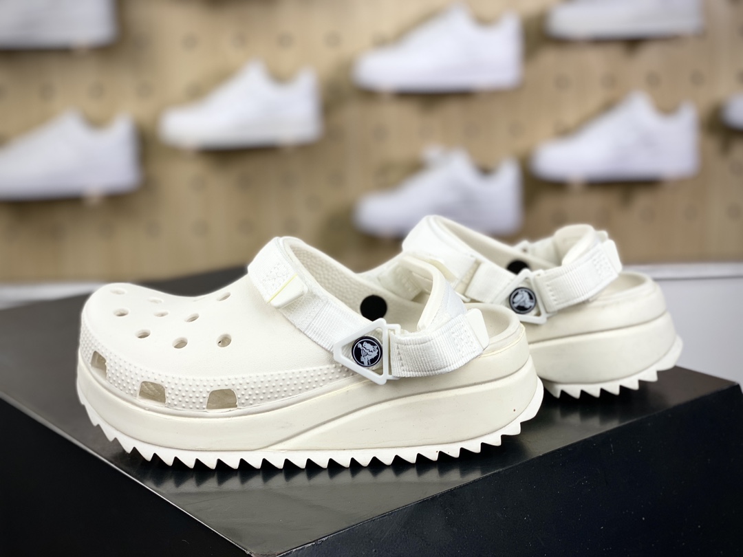 140 卡骆驰/Crocs Classic Hiker Clog Sandals 徒步者系列厚底户外风拖鞋“全白锯齿底”206772-060