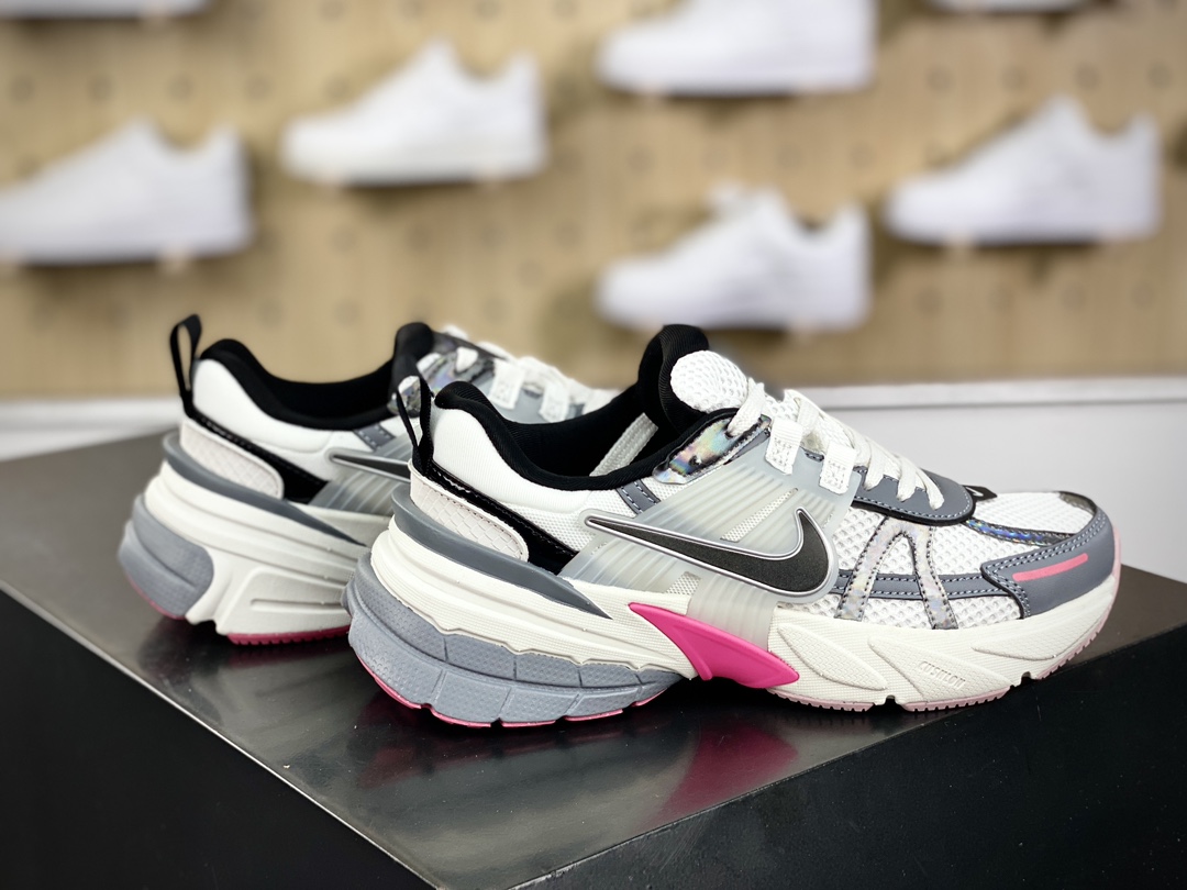 220 耐克Nike Wmns V2K Runtekk Low"White Grey Pink"复古慢跑鞋“白黑深灰粉”FZ5061-100